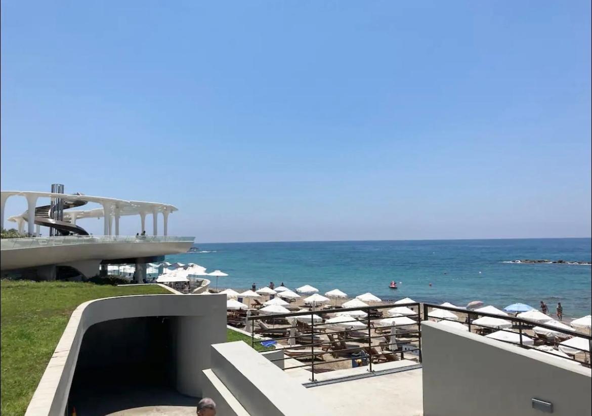 SUN JULZ Apartments on the Beach