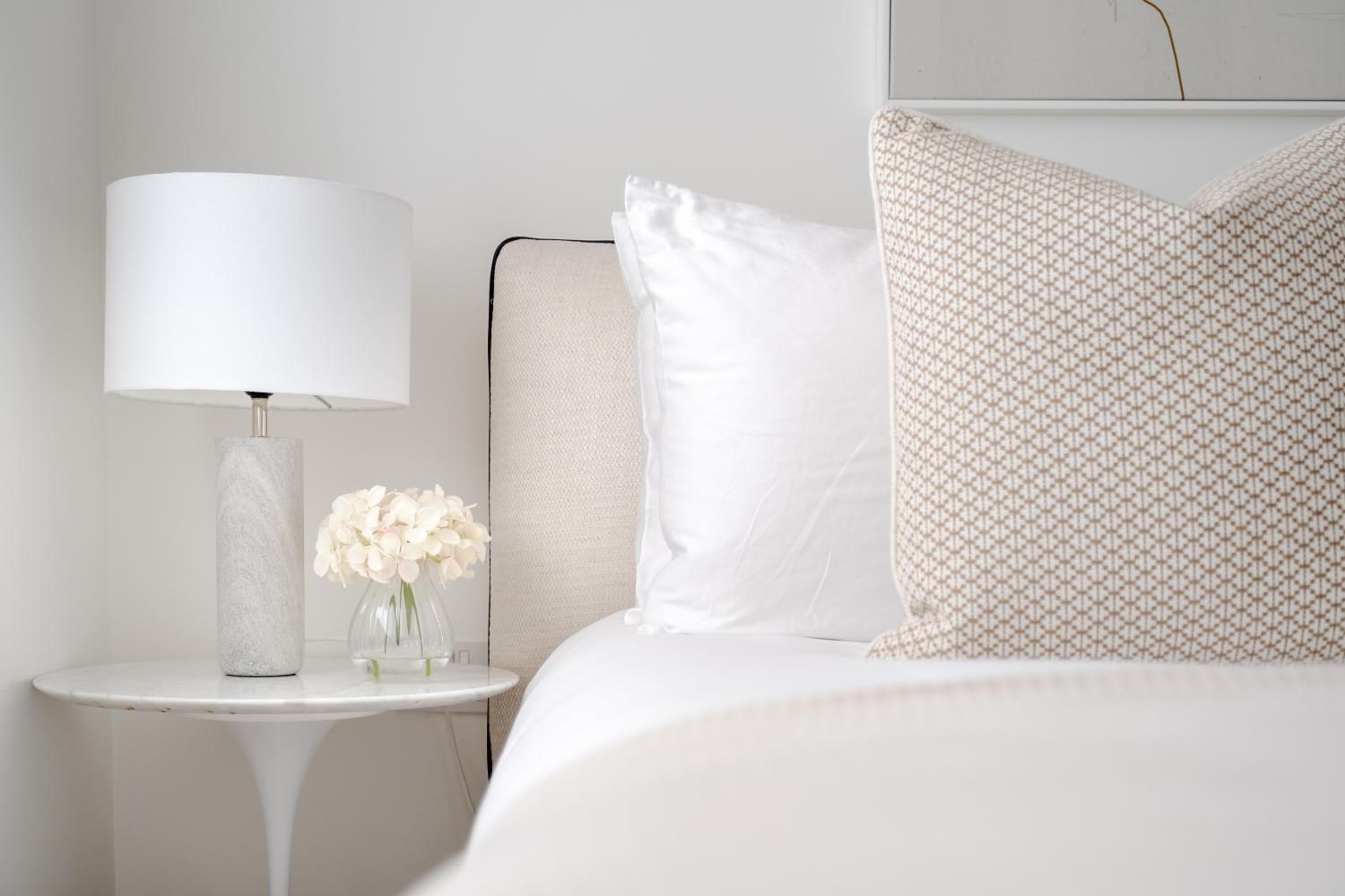 Luxury Central Mayfair Townhouse with A/C 3BR 3BA