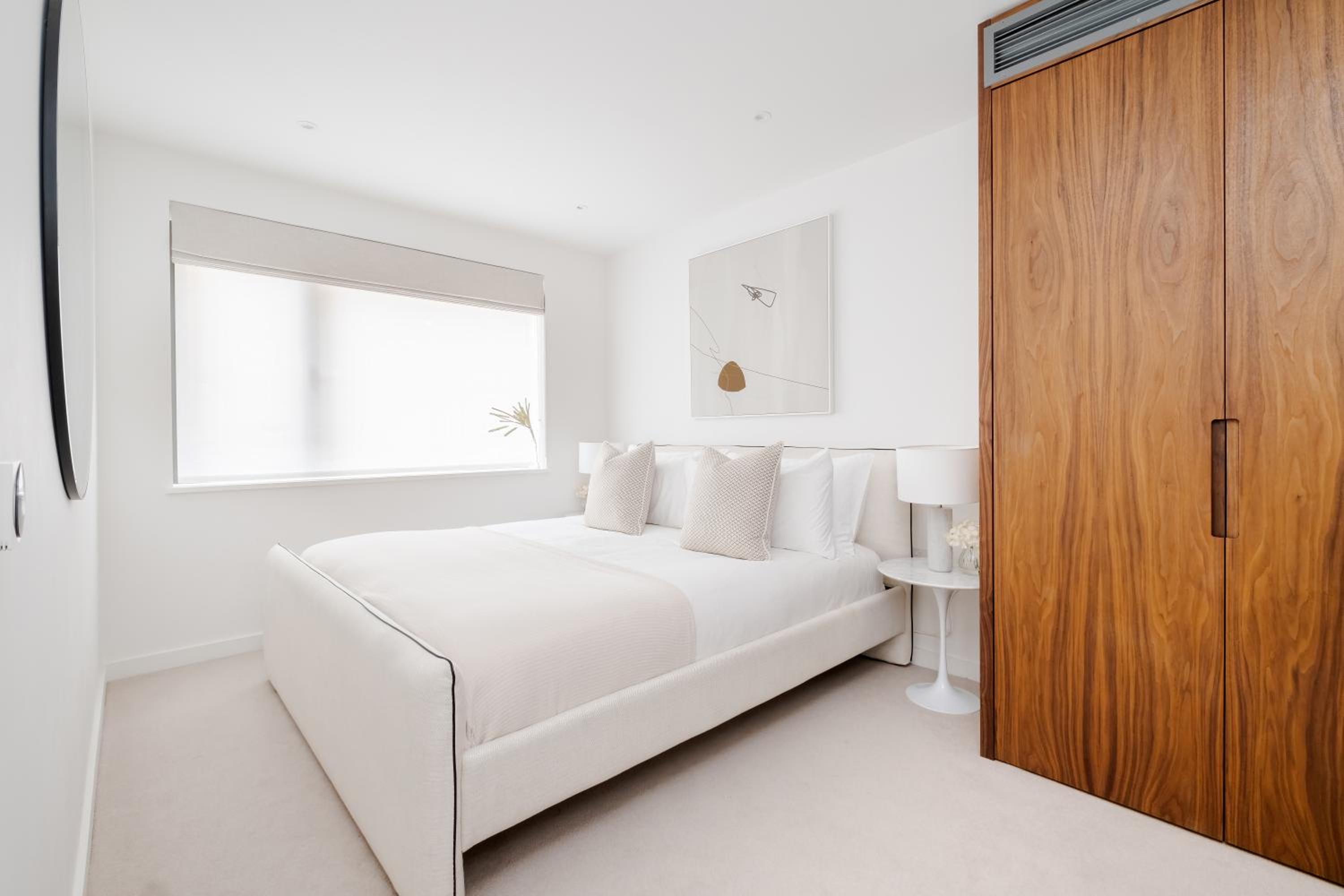 Luxury Central Mayfair Townhouse with A/C 3BR 3BA