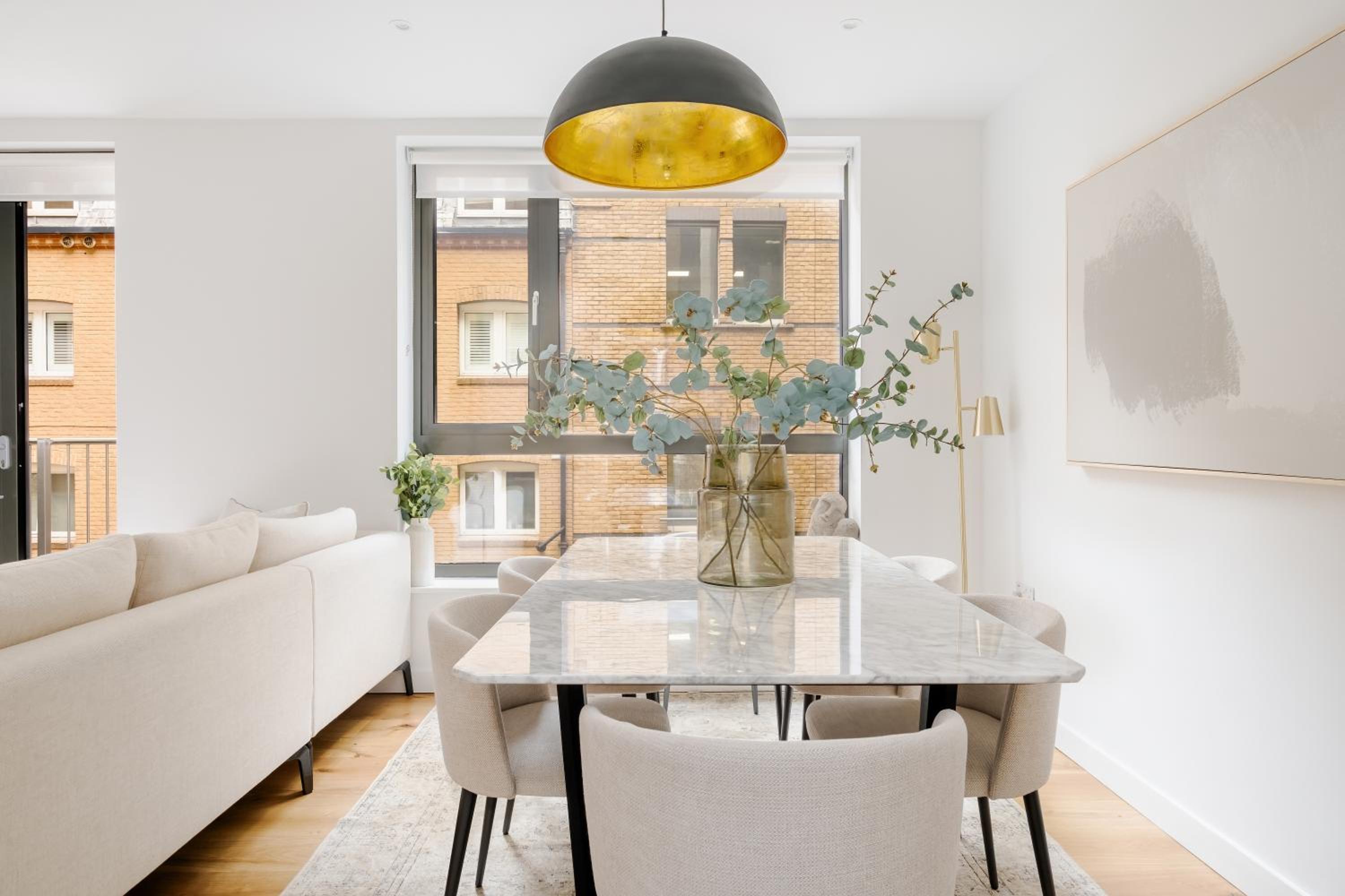 Luxury Central Mayfair Townhouse with A/C 3BR 3BA