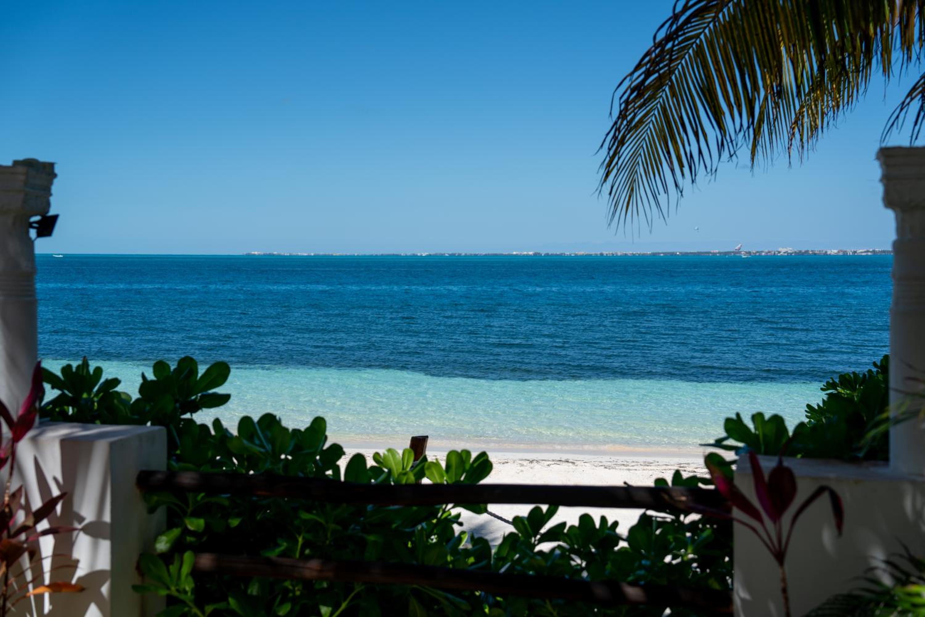 Unique 5BR Beachfront Villa w/ Private Pool!