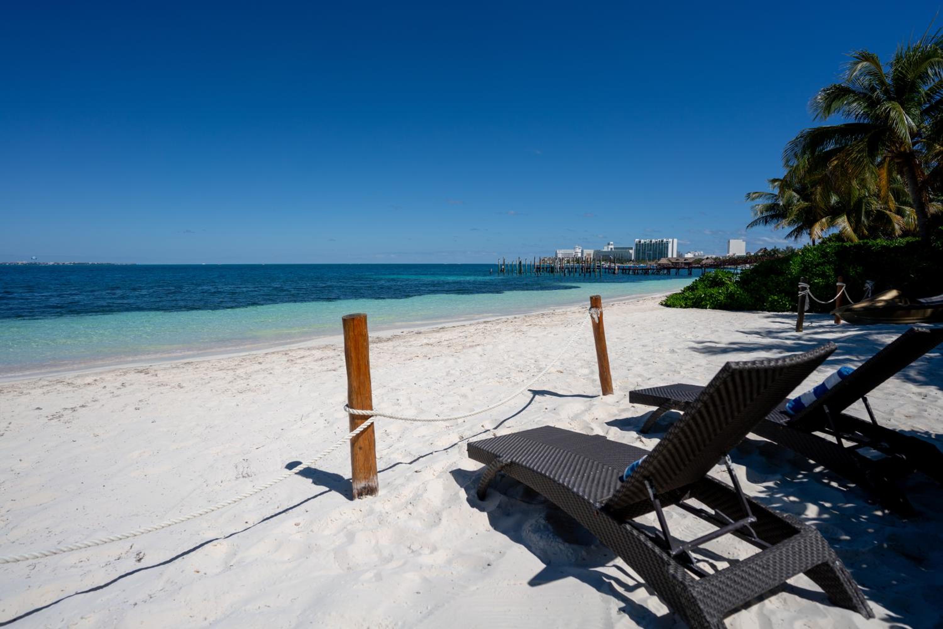 Unique 5BR Beachfront Villa w/ Private Pool!