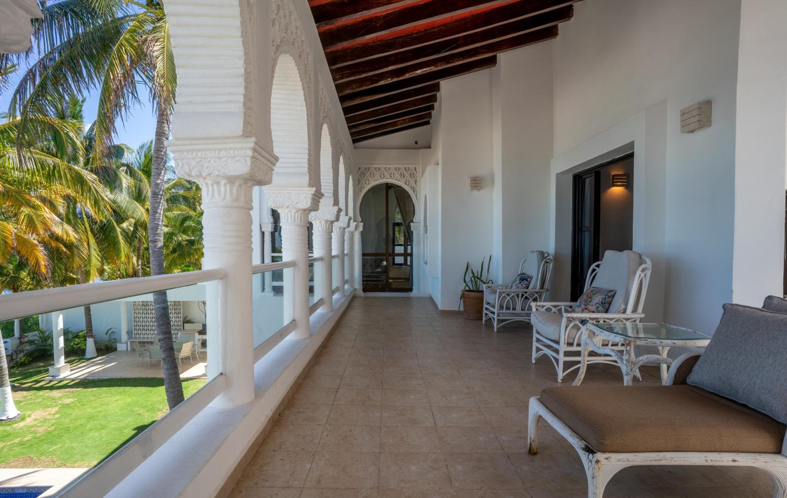 Unique 5BR Beachfront Villa w/ Private Pool!