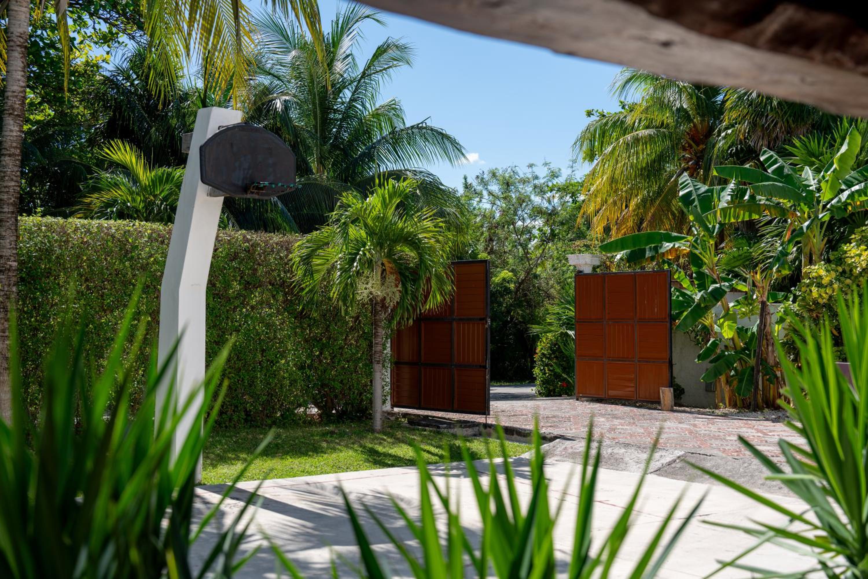 Unique 5BR Beachfront Villa w/ Private Pool!