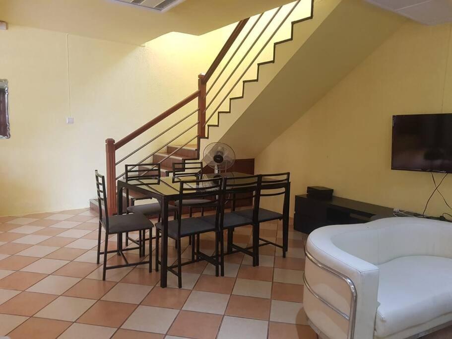 Adorable 2bedroom homestay view 2
