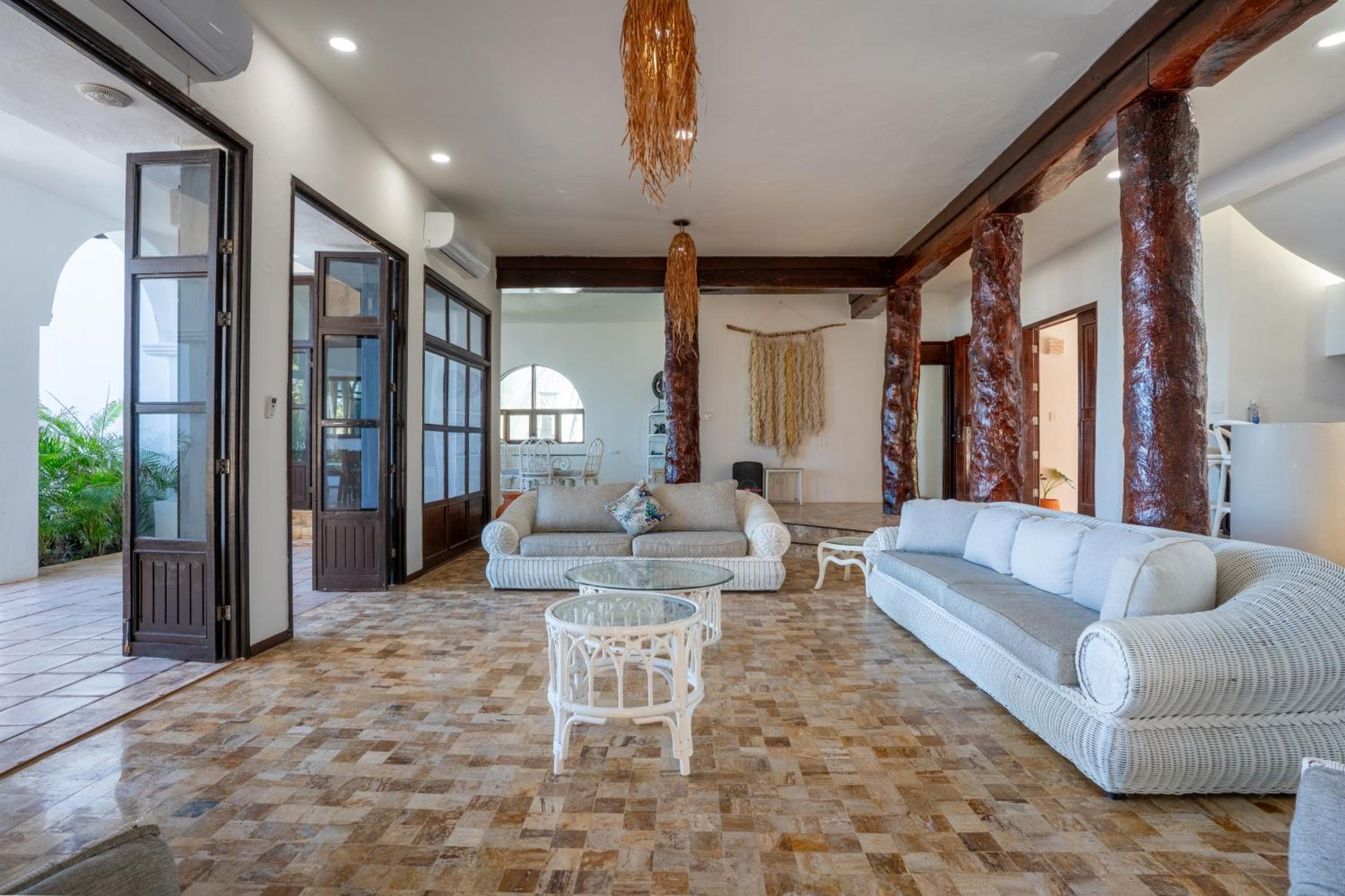 Unique 5BR Beachfront Villa w/ Private Pool!