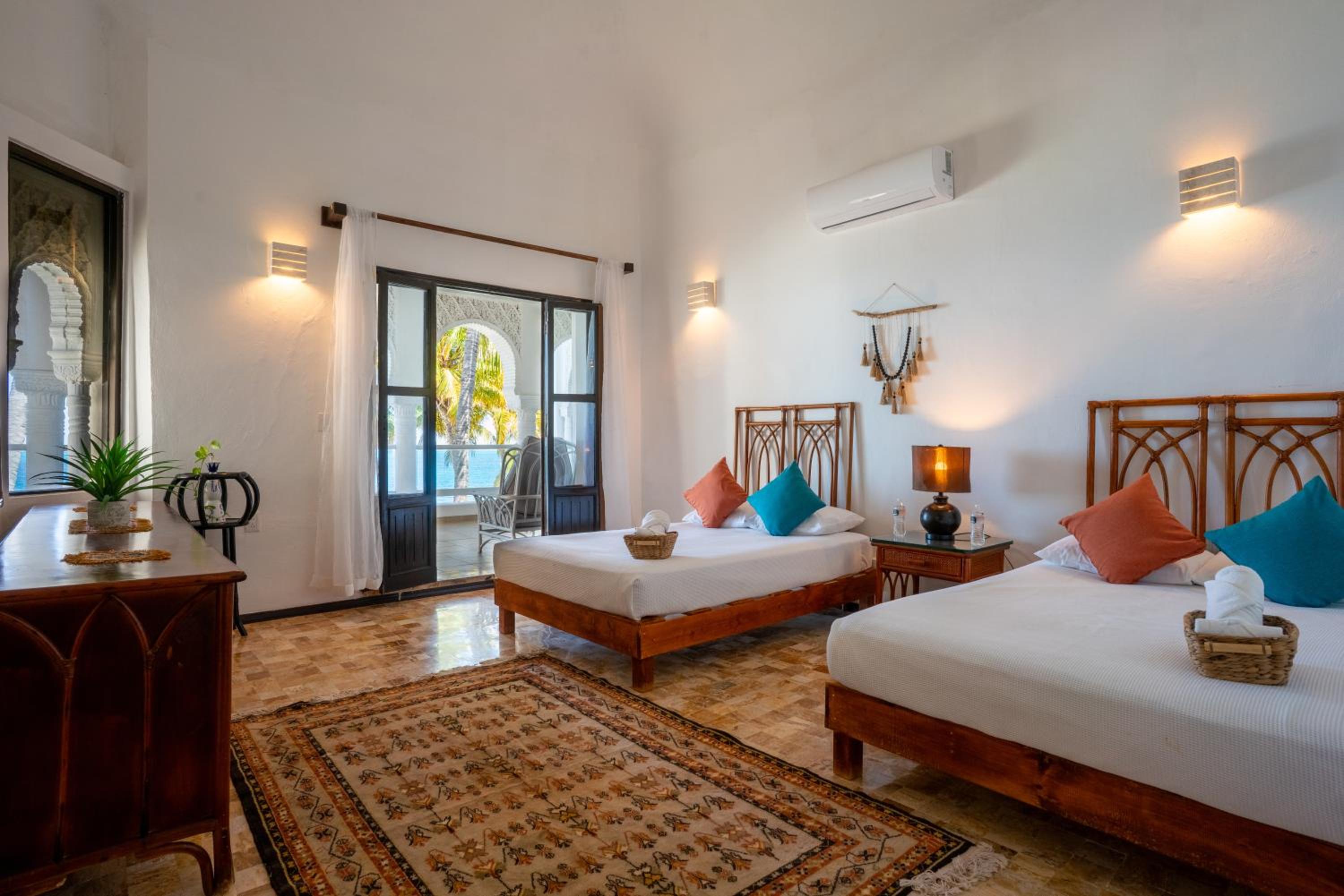 Unique 5BR Beachfront Villa w/ Private Pool!