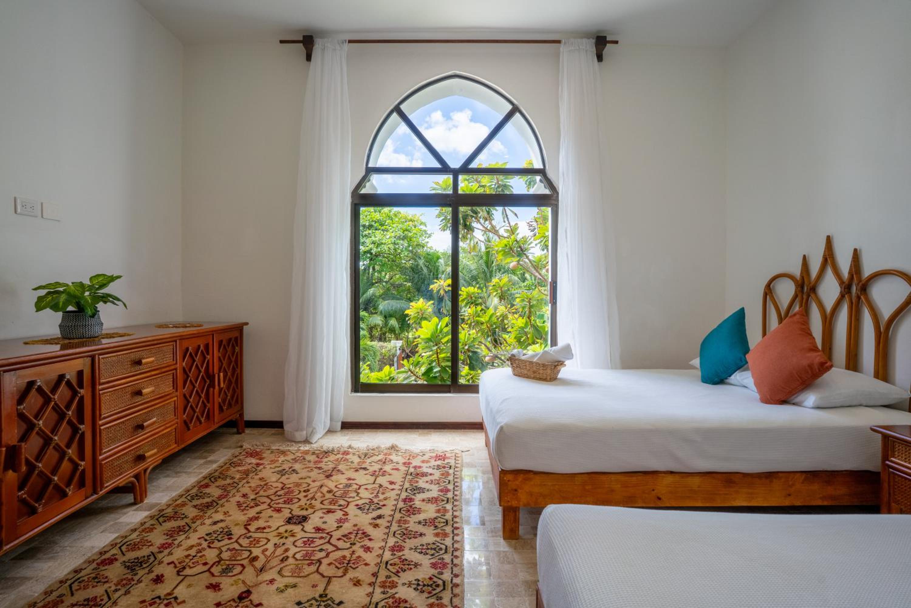 Unique 5BR Beachfront Villa w/ Private Pool!