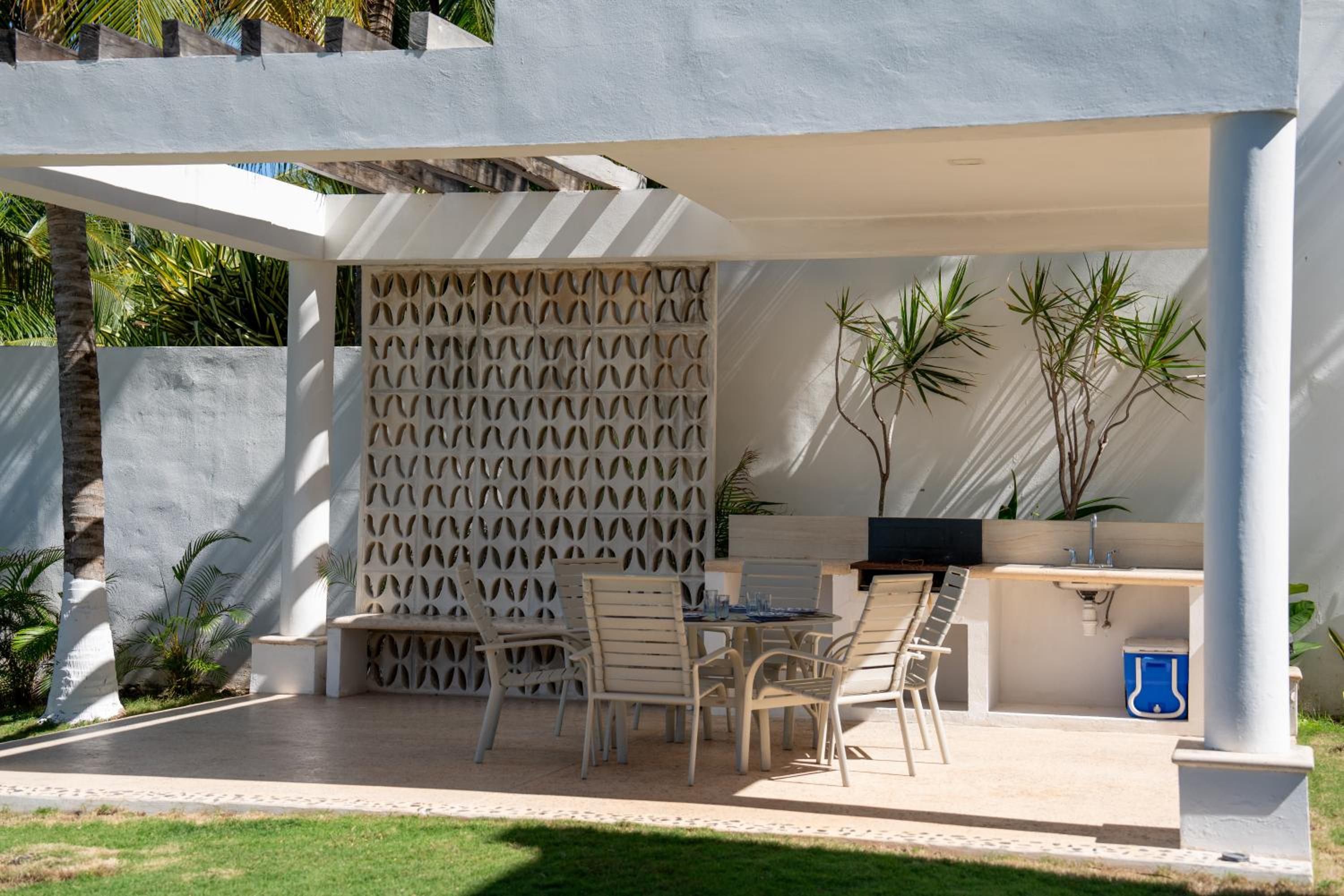 Unique 5BR Beachfront Villa w/ Private Pool!