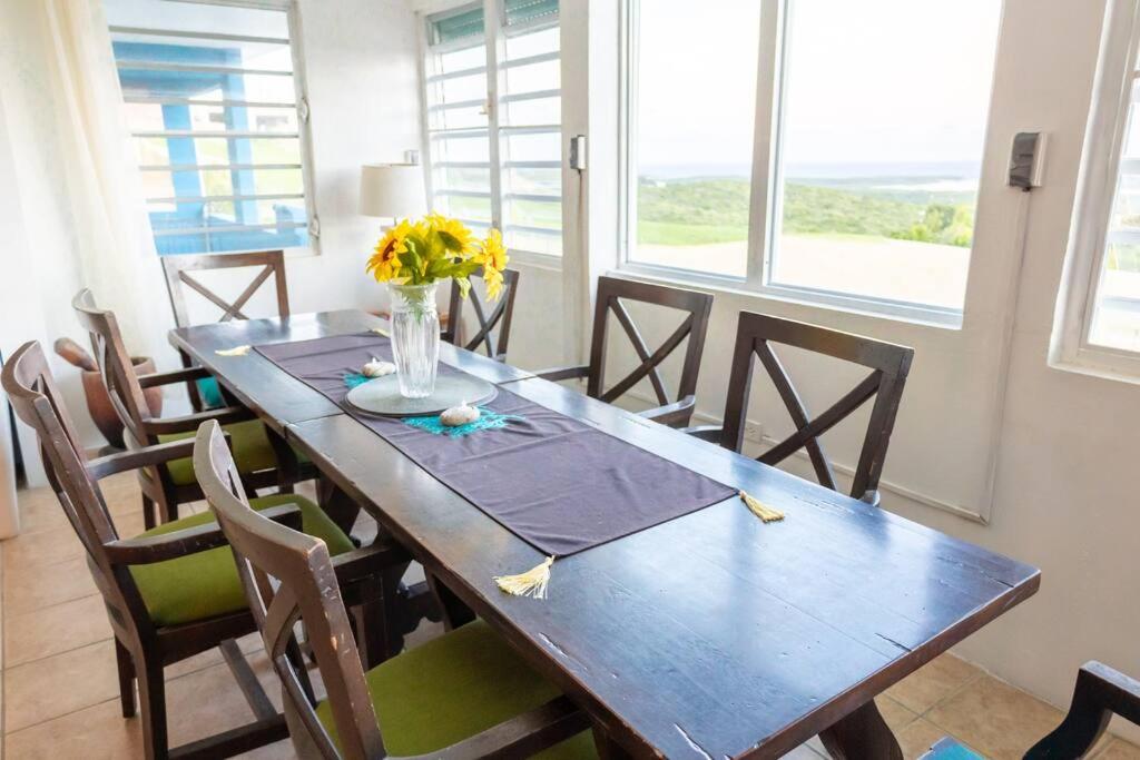 Hill Top Apartment with 360 Degree Balcony View view 4
