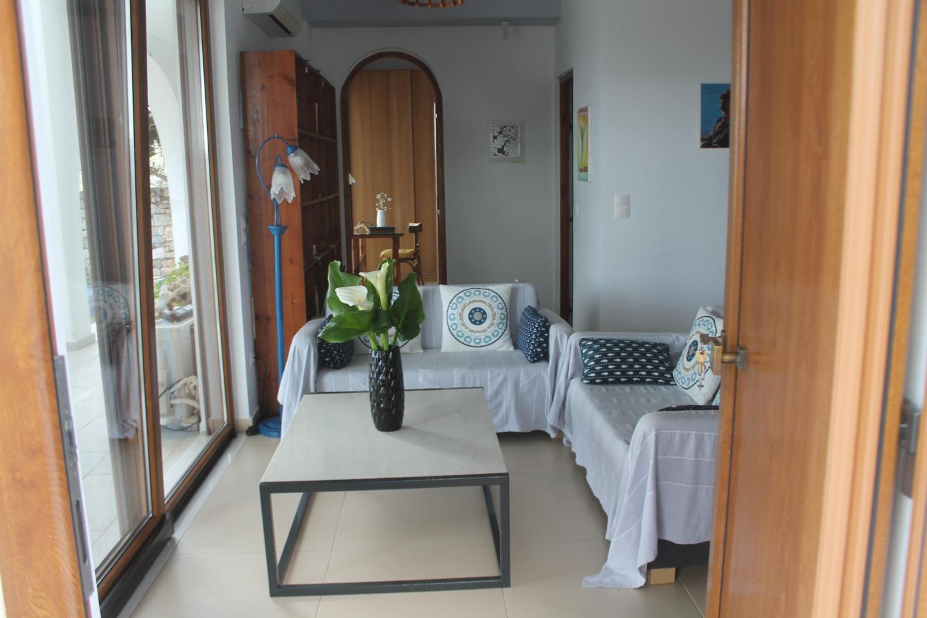 A Crystal Clear House in Pyrgos, Heraklion Crete view 4