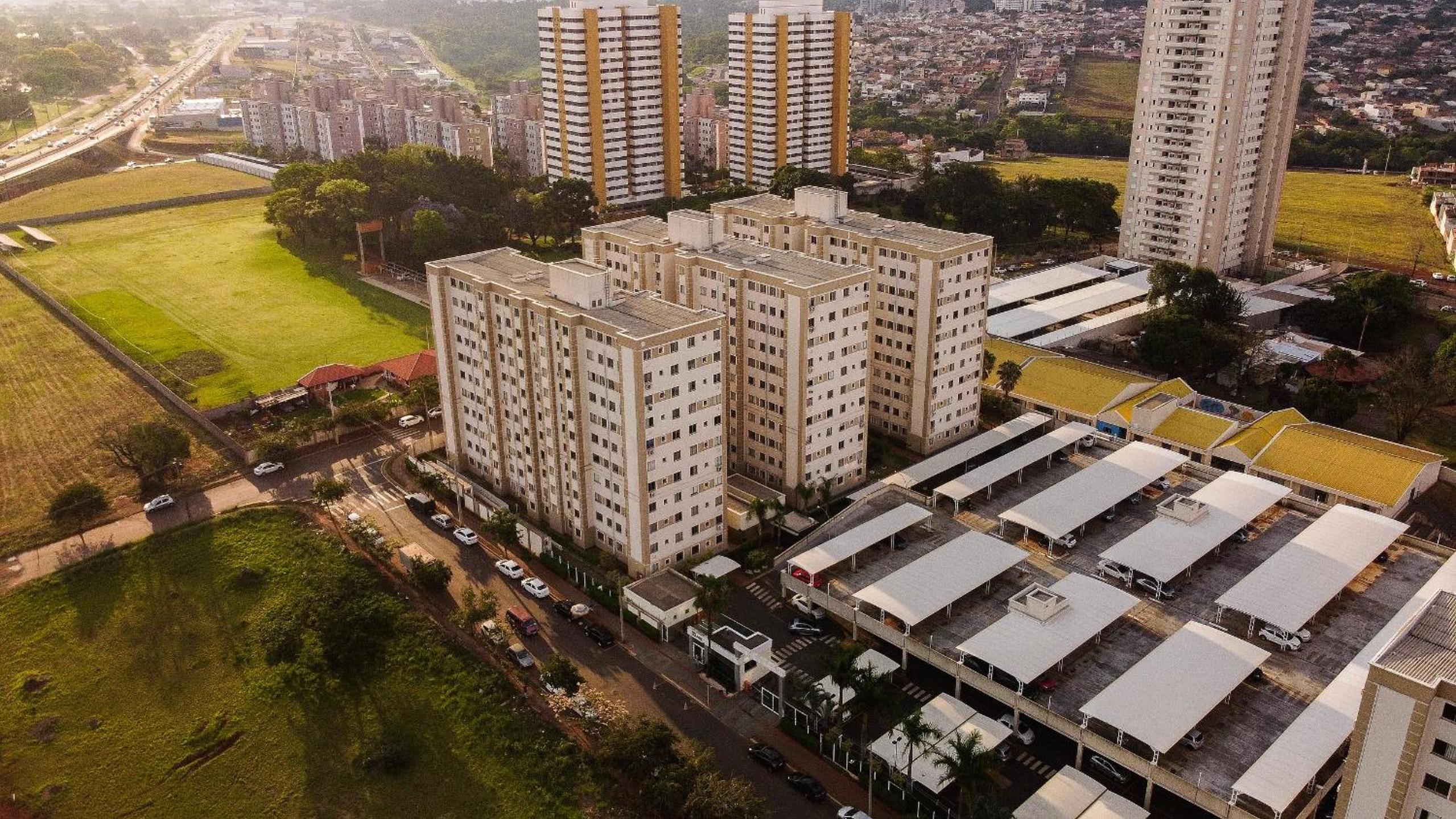 Apto 400m UEL, 2 quartos, ar condicionado egaragem