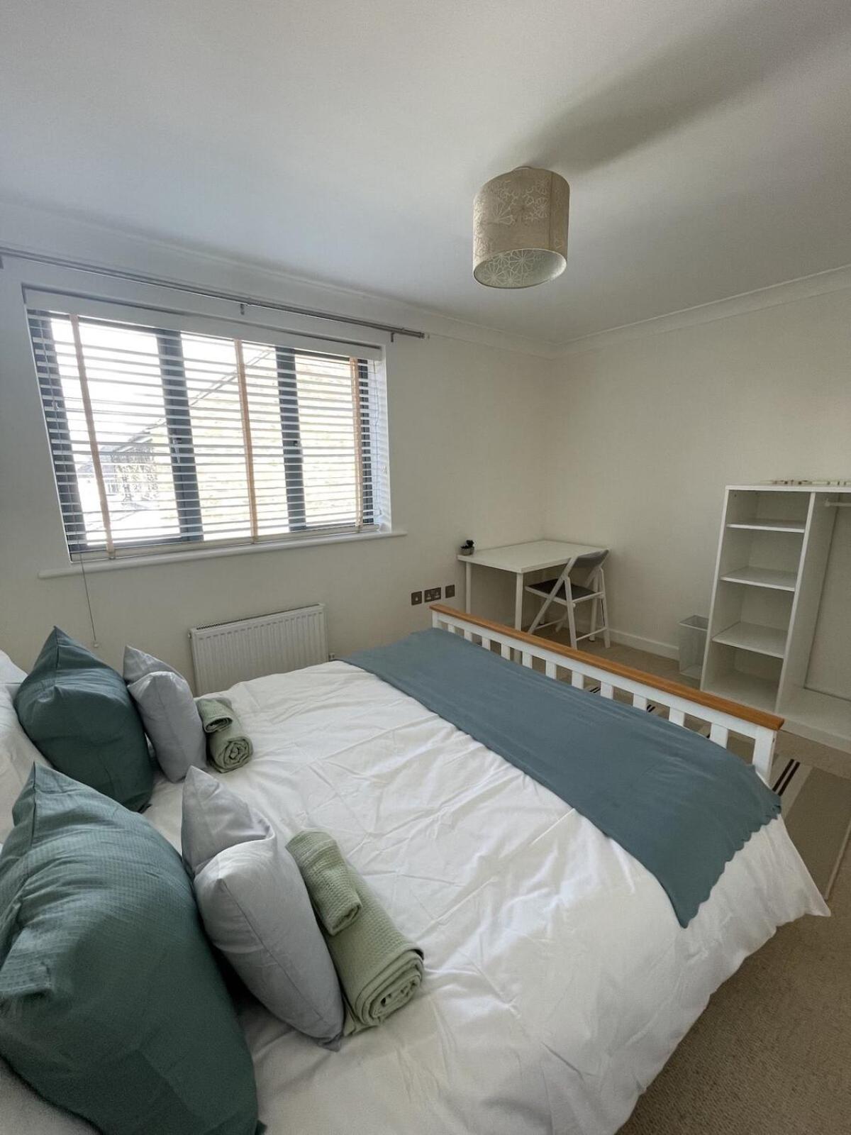 Comfortable Home w Private Parking Charlestown