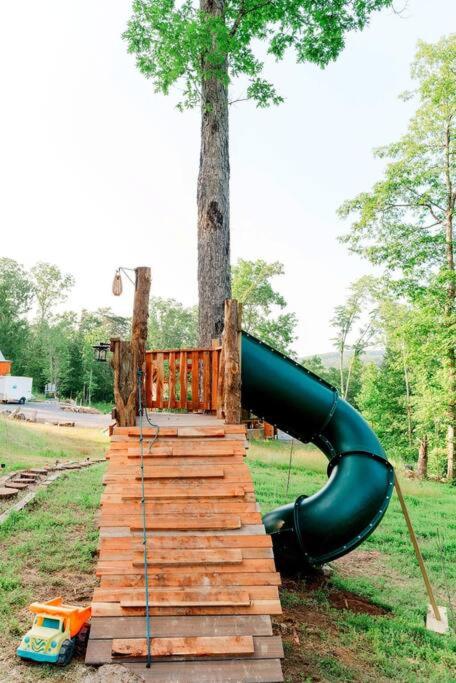 *new* Goldfinch: storybook cabin