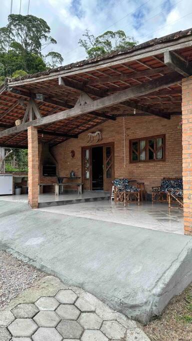 Sítio com piscina incrível