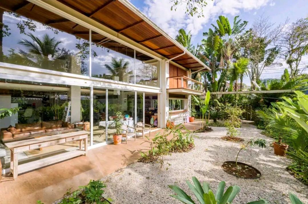 Salt 'n Paradise Luxury Surf and Beach Suites