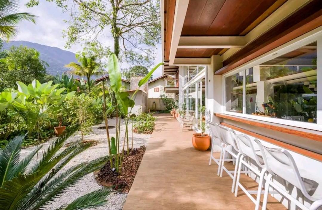 Salt 'n Paradise Luxury Surf and Beach Suites