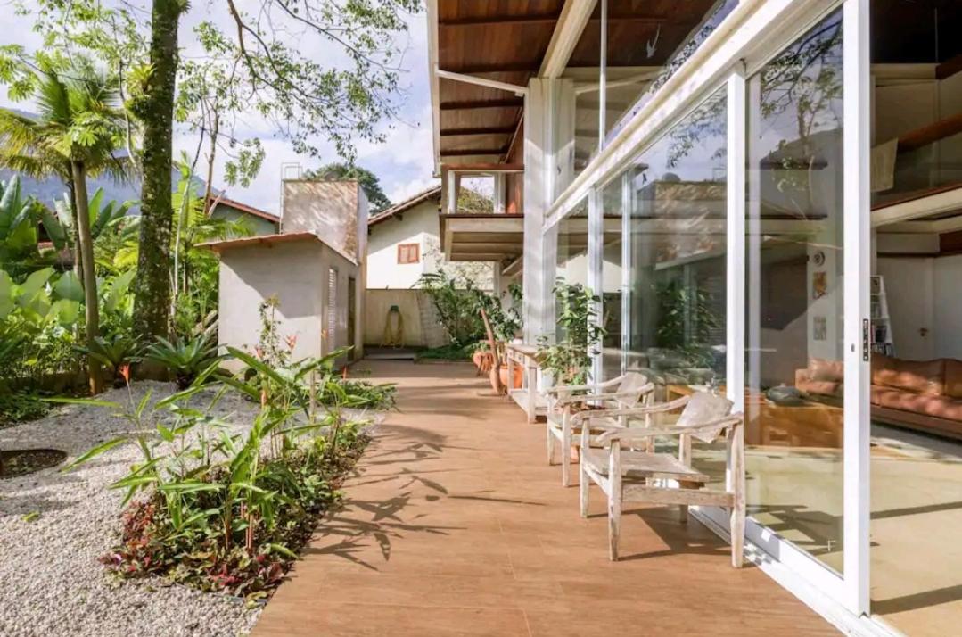 Salt 'n Paradise Luxury Surf and Beach Suites