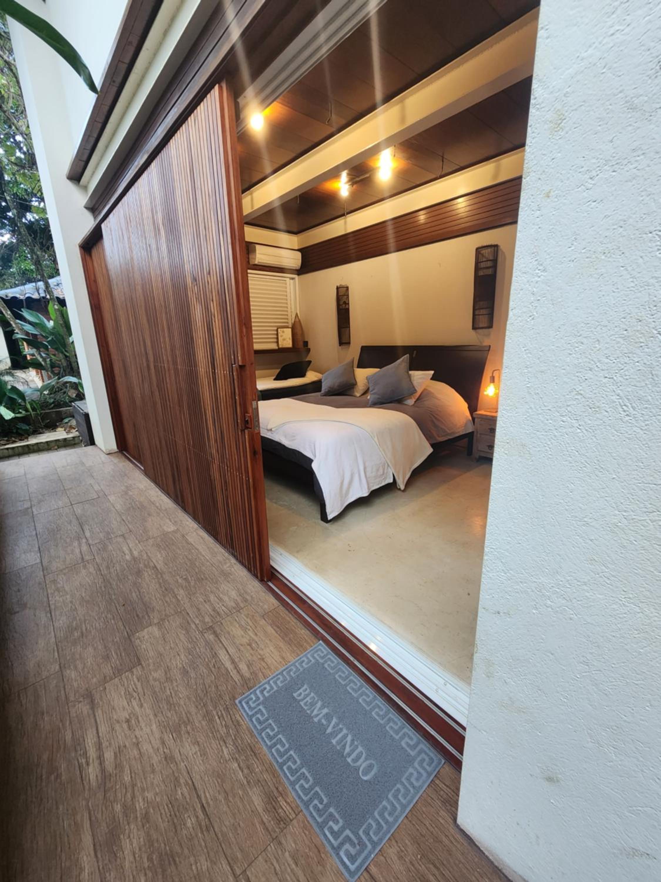 Salt 'n Paradise Luxury Surf and Beach Suites