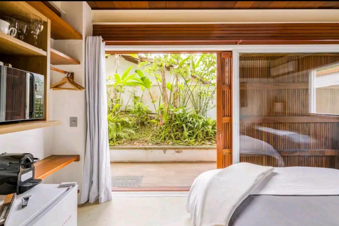 Salt 'n Paradise Luxury Surf and Beach Suites