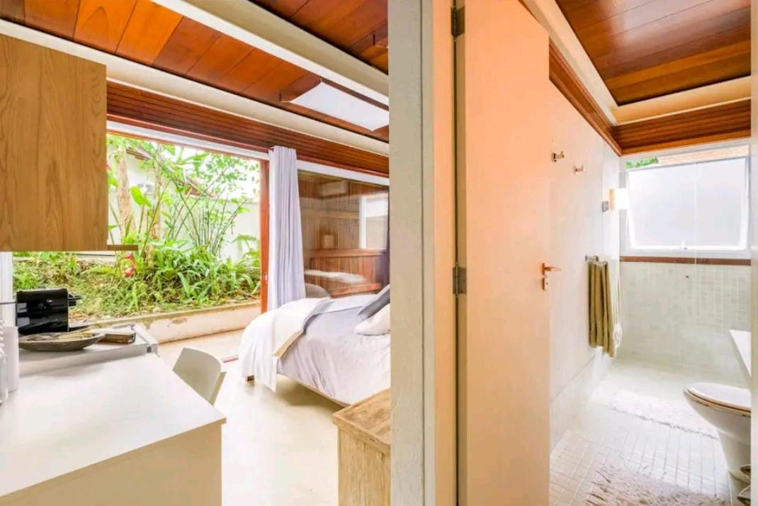 Salt 'n Paradise Luxury Surf and Beach Suites