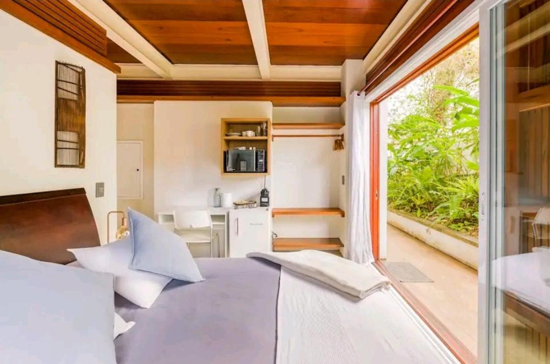 Salt 'n Paradise Luxury Surf and Beach Suites