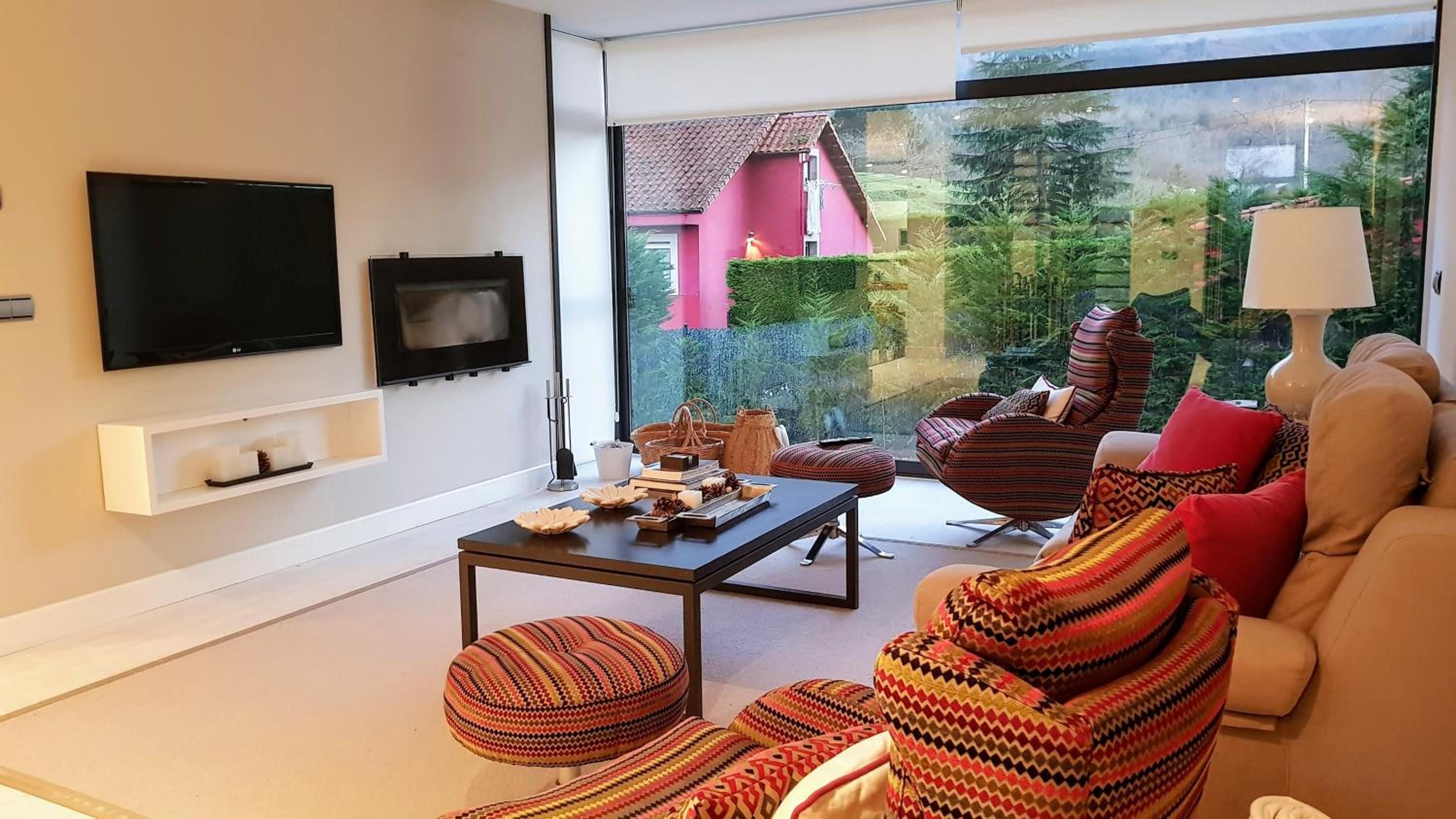 Villa Llanes Piscina Interior y Exterior – Talima
