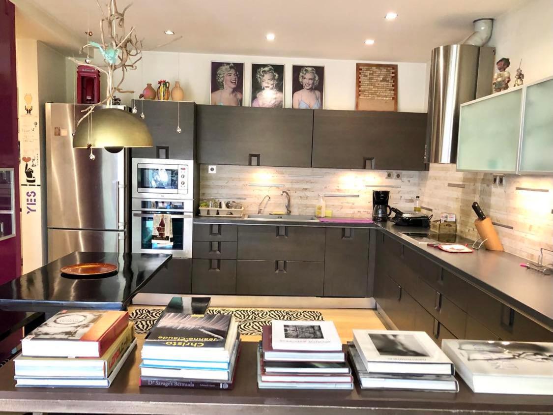 Capricorn Studio Home