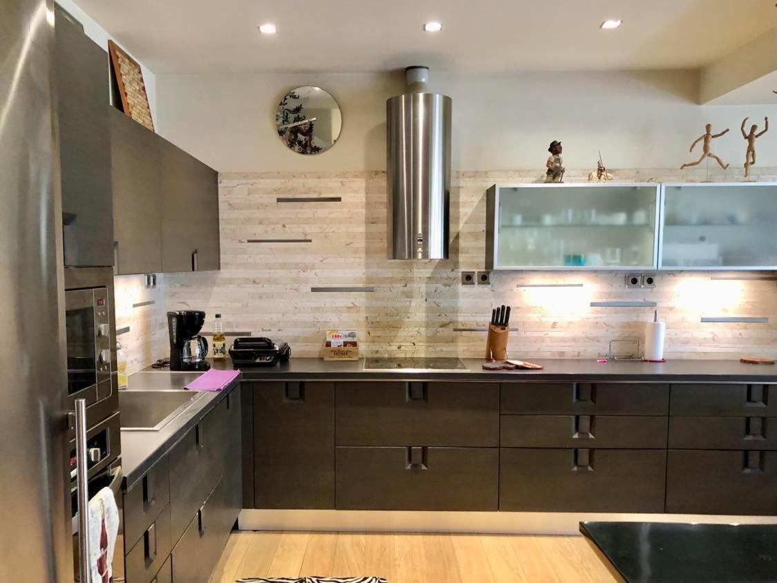 Capricorn Studio Home