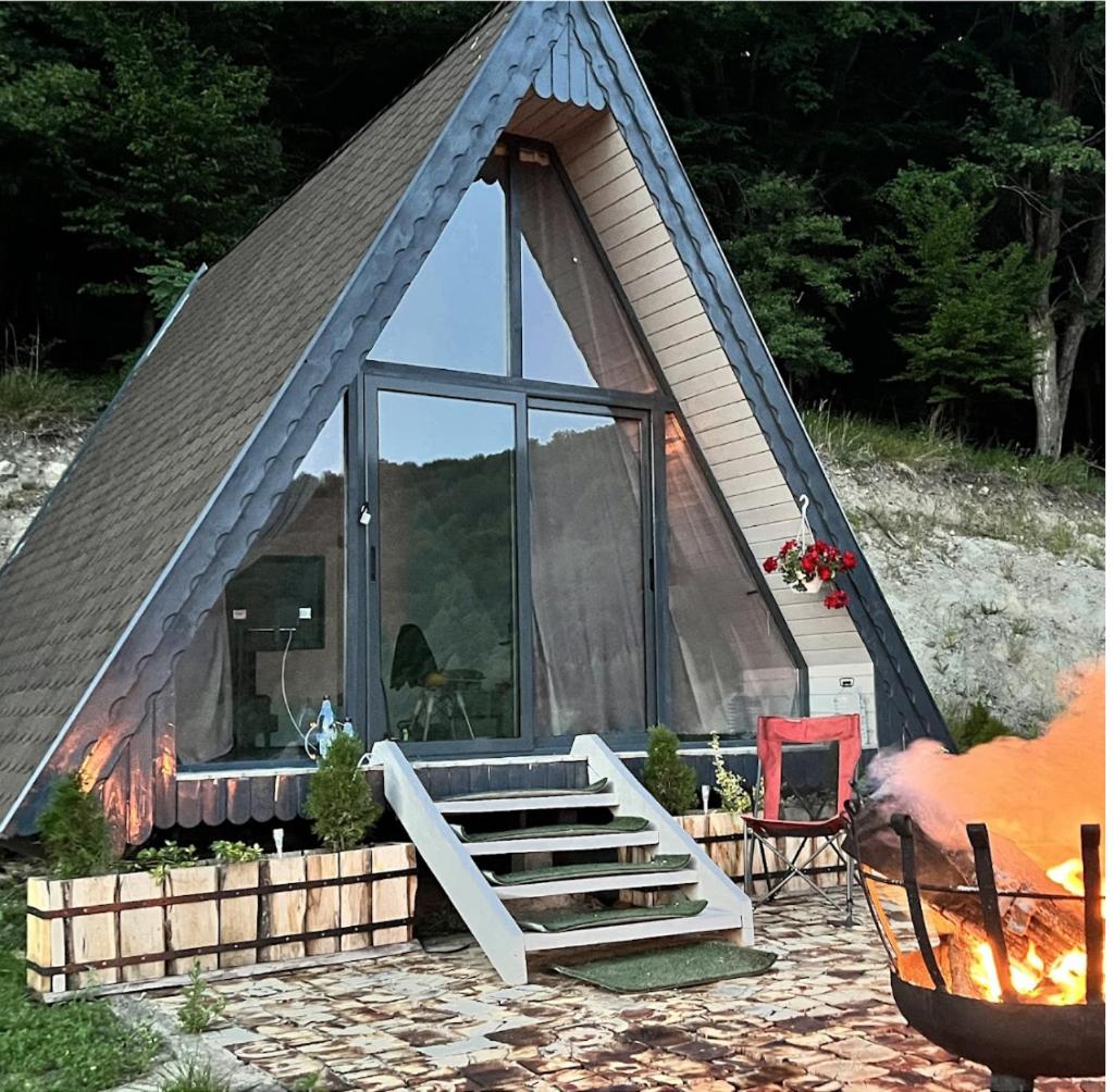 KissHaz Luxury Villa