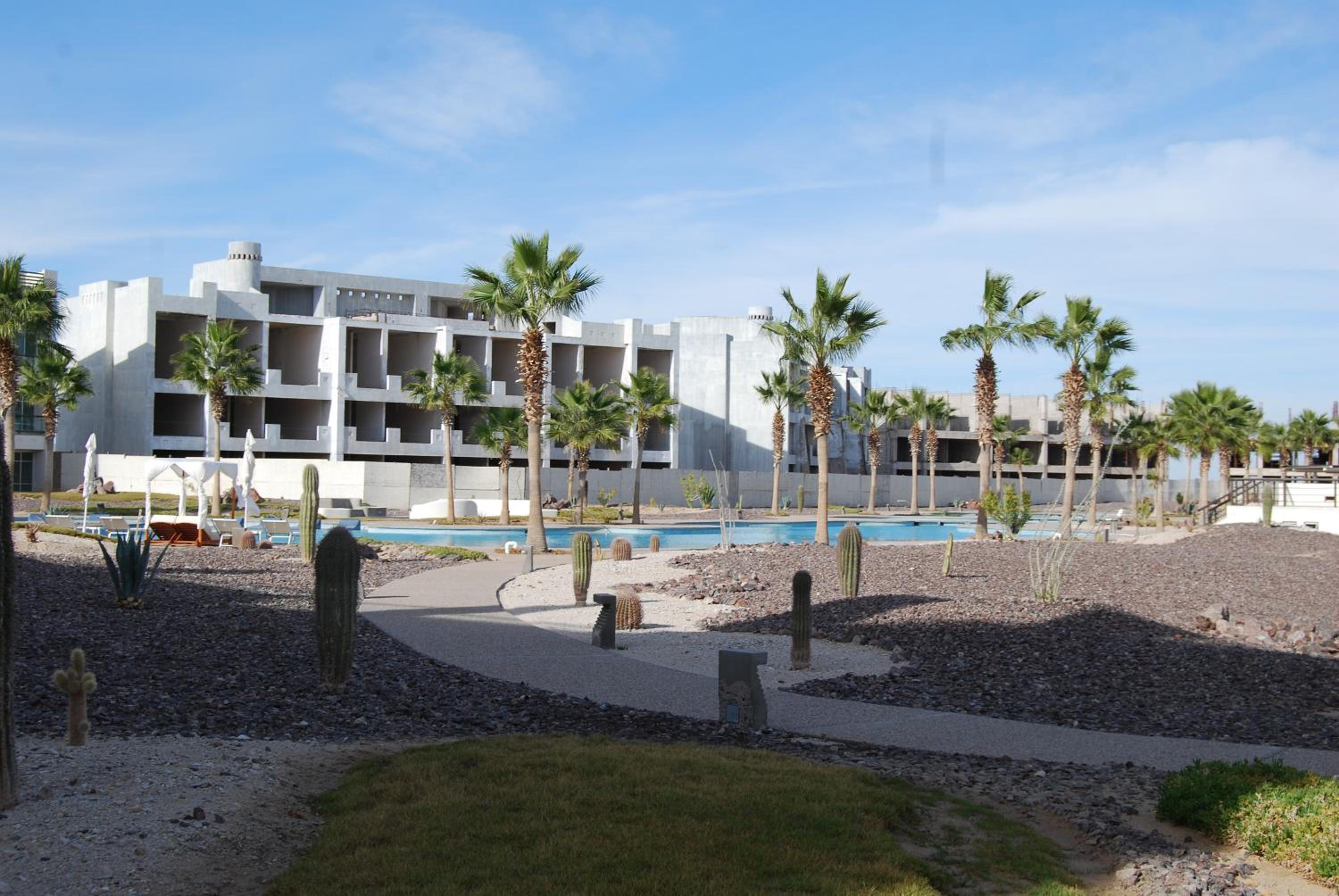 Casa Felsted Torre 1 304 Mayan Lakes resort view 2