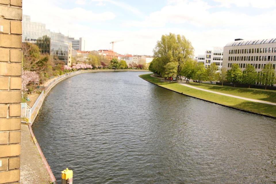 200qm Loft for Friends and Family - on the Spree! photo 2