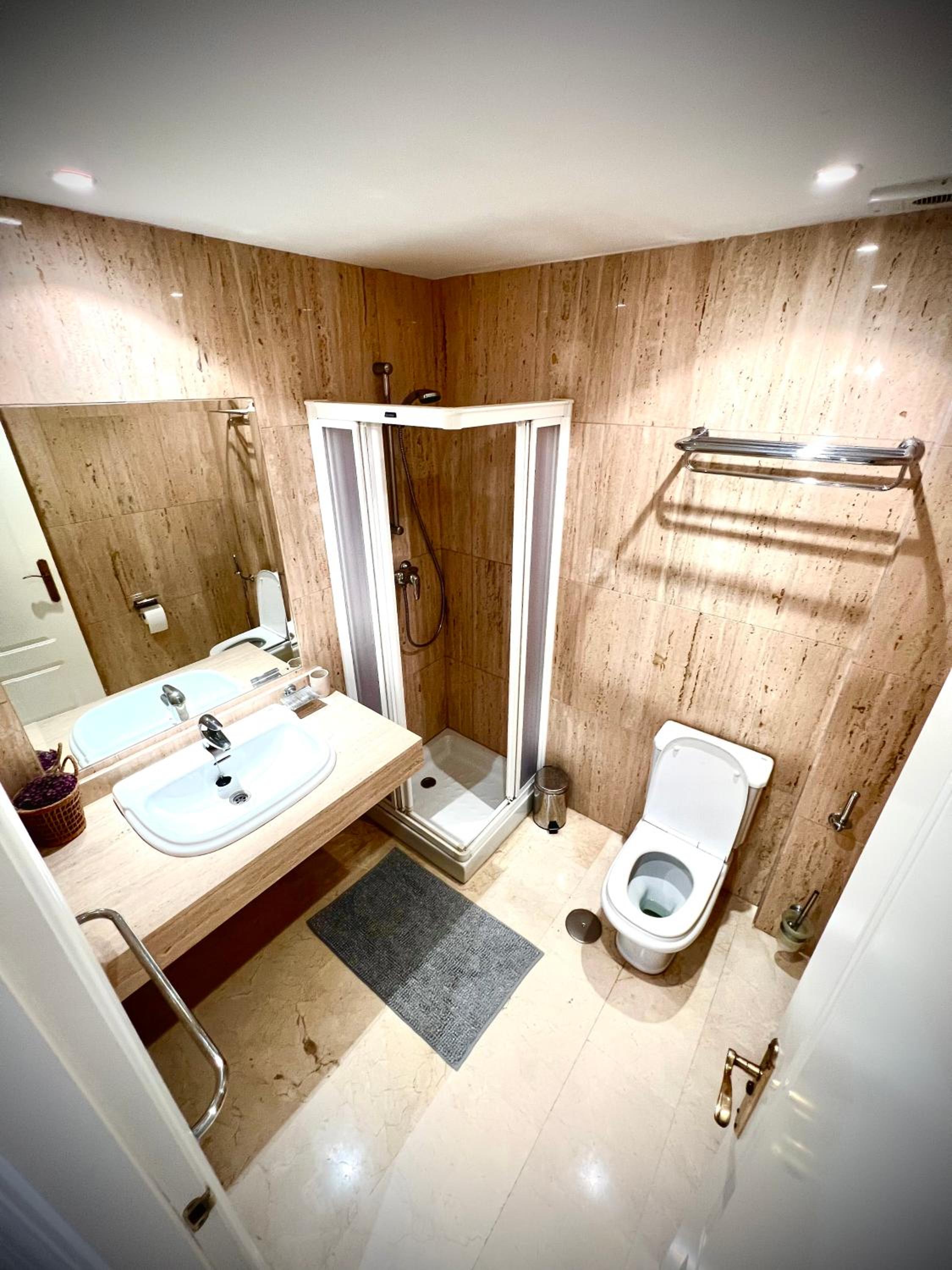 Photo 12