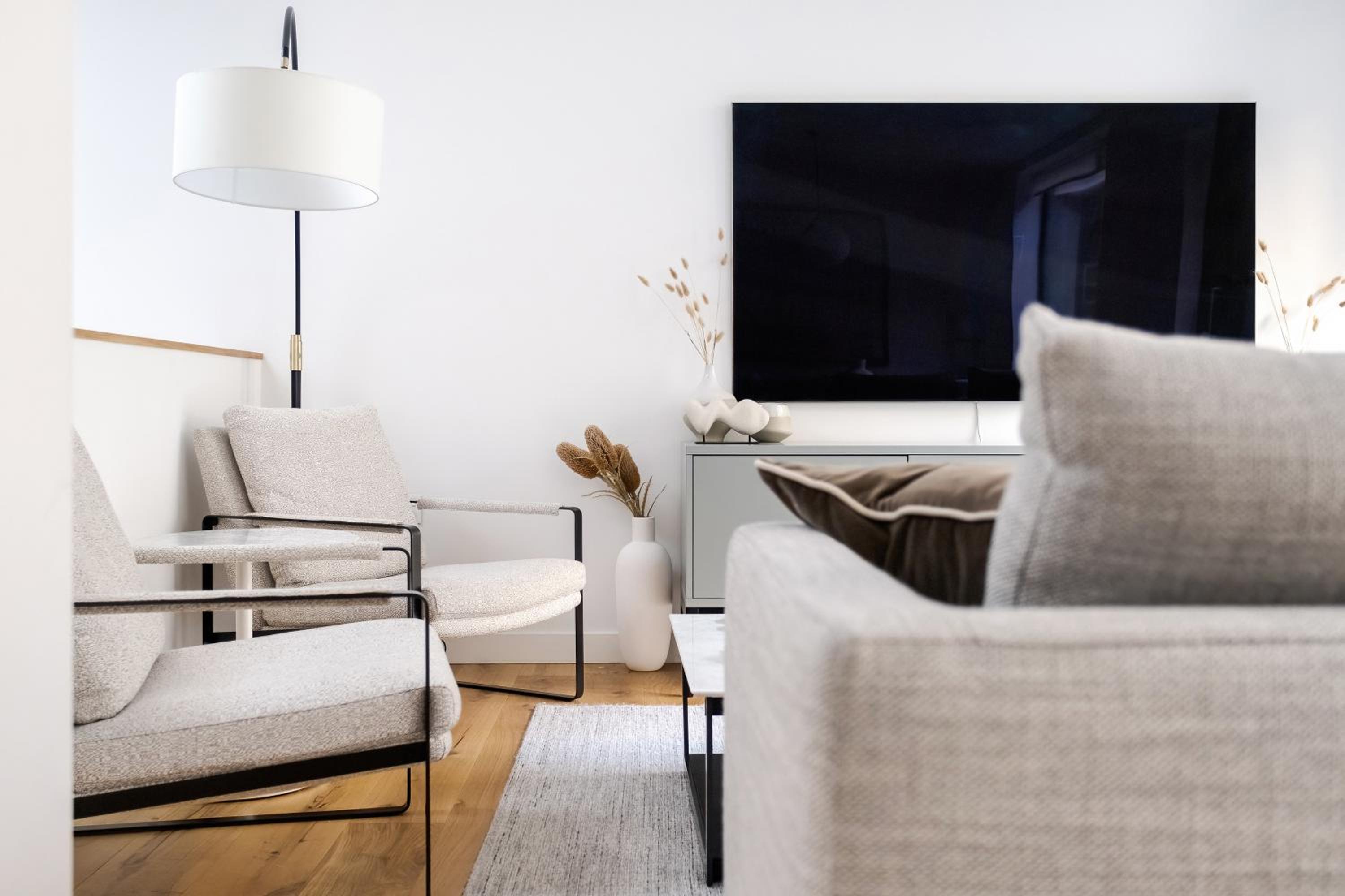 Luxury Central Mayfair Townhouse with AC 3BR 3BA