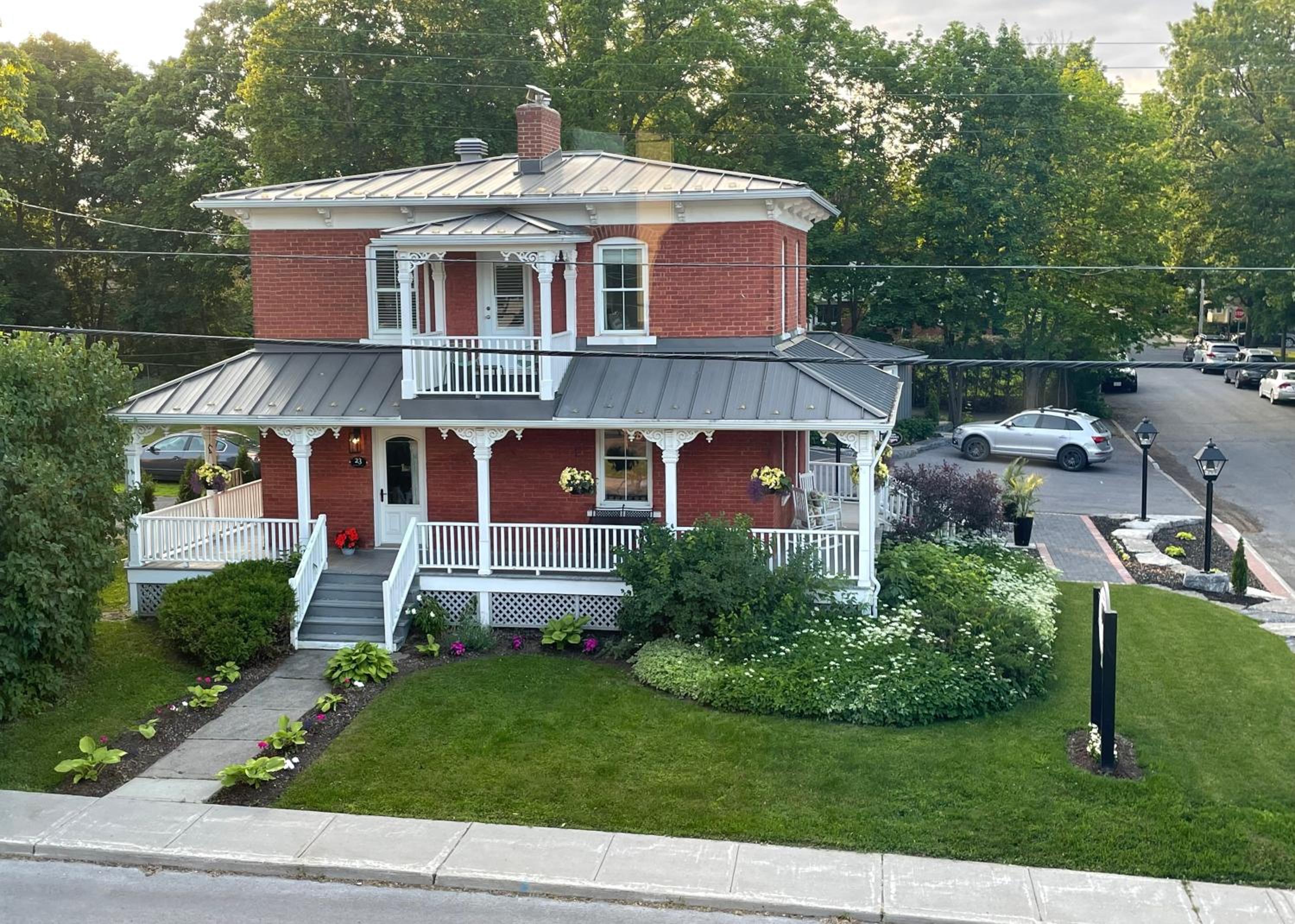 Auberge Glengarry Inn