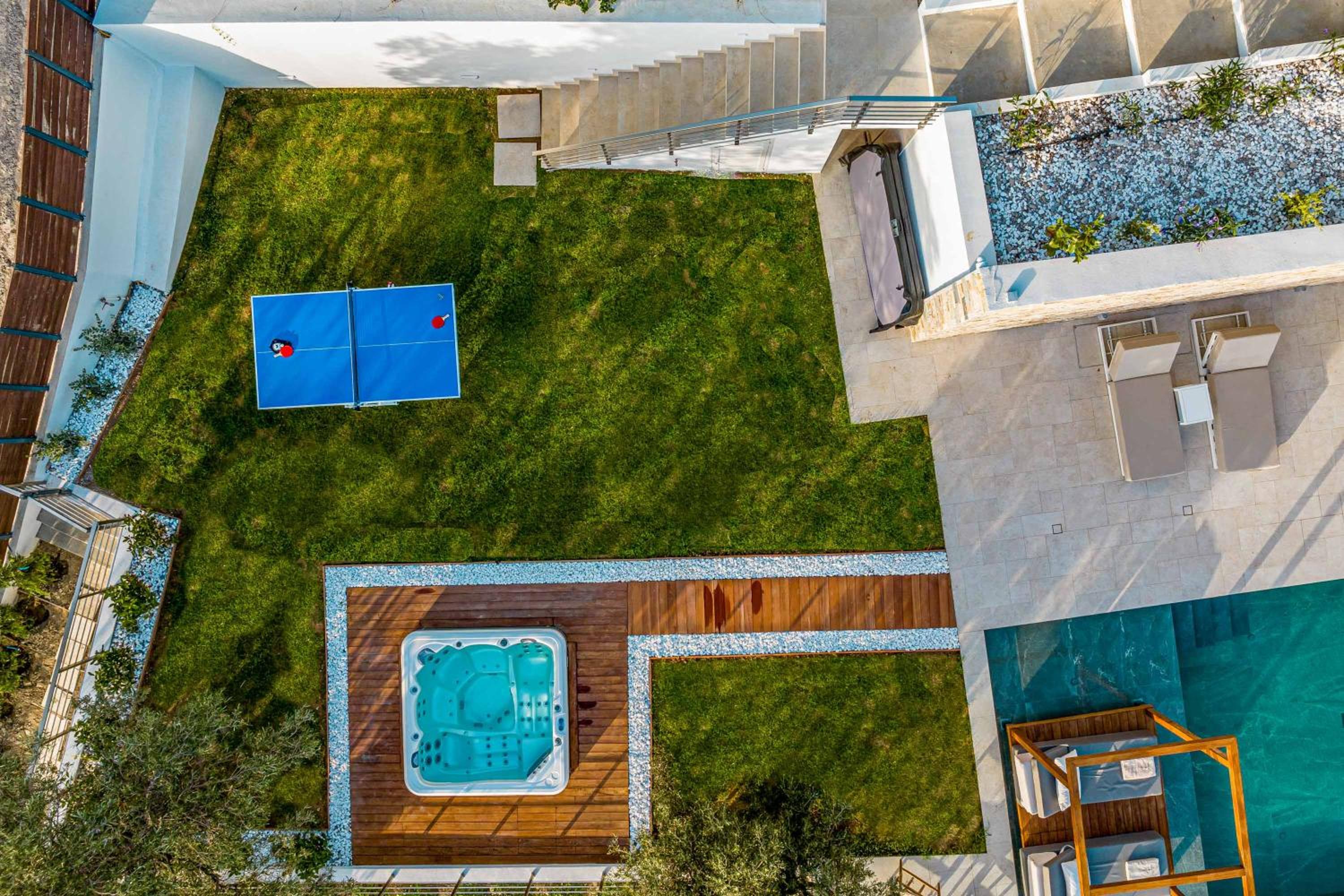 Aurora Thesan photo 2