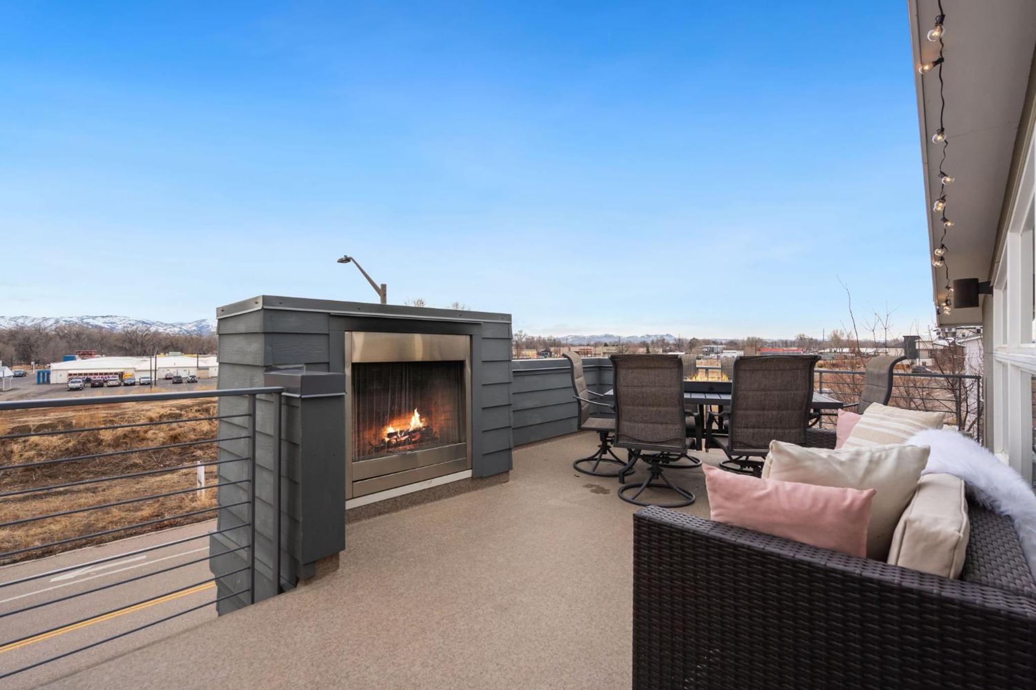 Elegant Oasis - Fireplaces, King Beds, Mtn Views! view 5