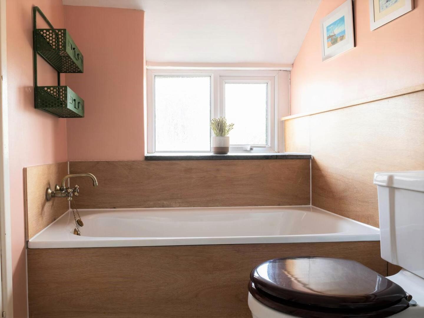 Charming 2 bed Escape in Snowdonia National Park ! Nr Betws y Coed view 3