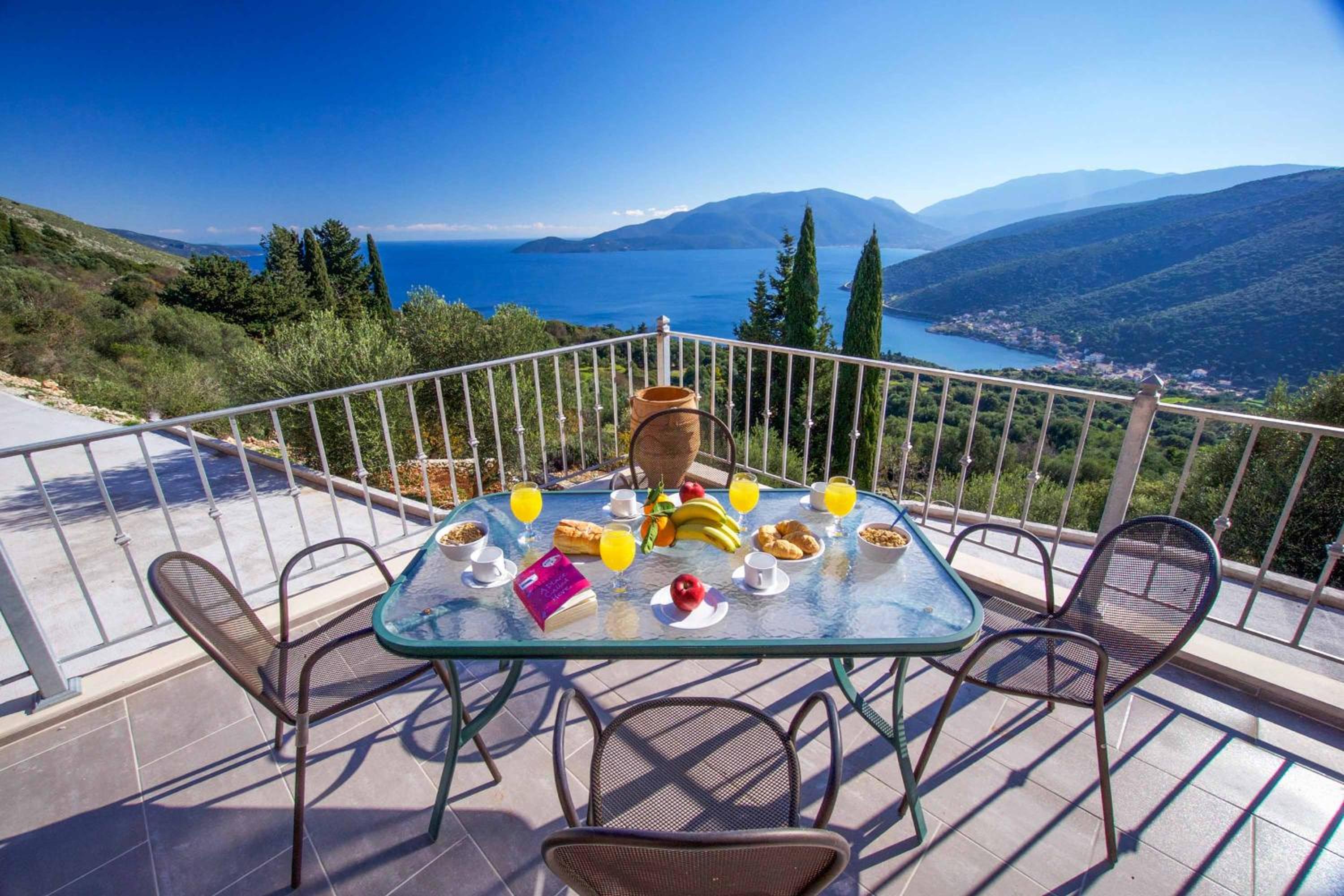 Villa Remvi view 3