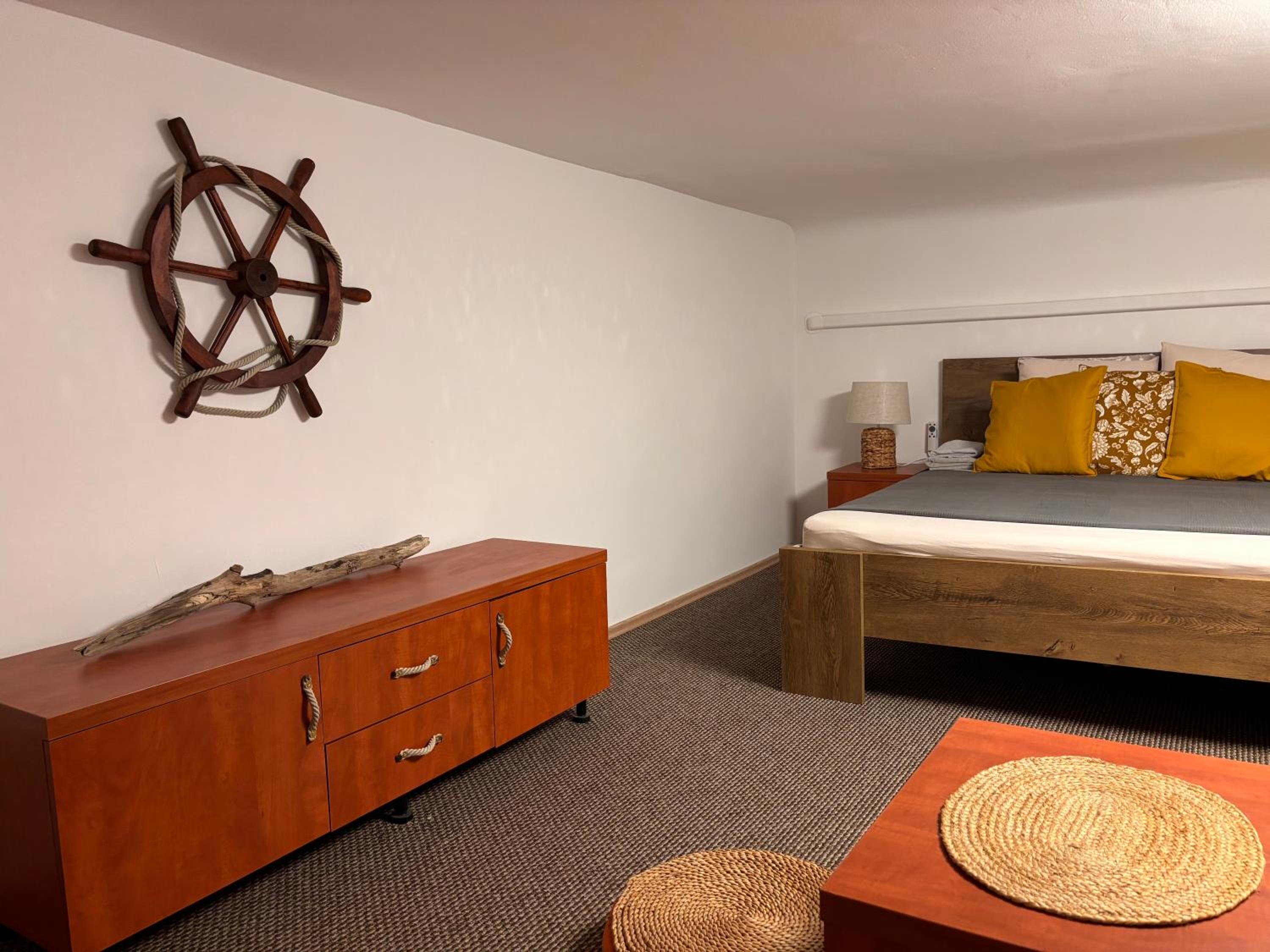 Goldcentral Apartment Danube-Private Terrace-Convenient Location