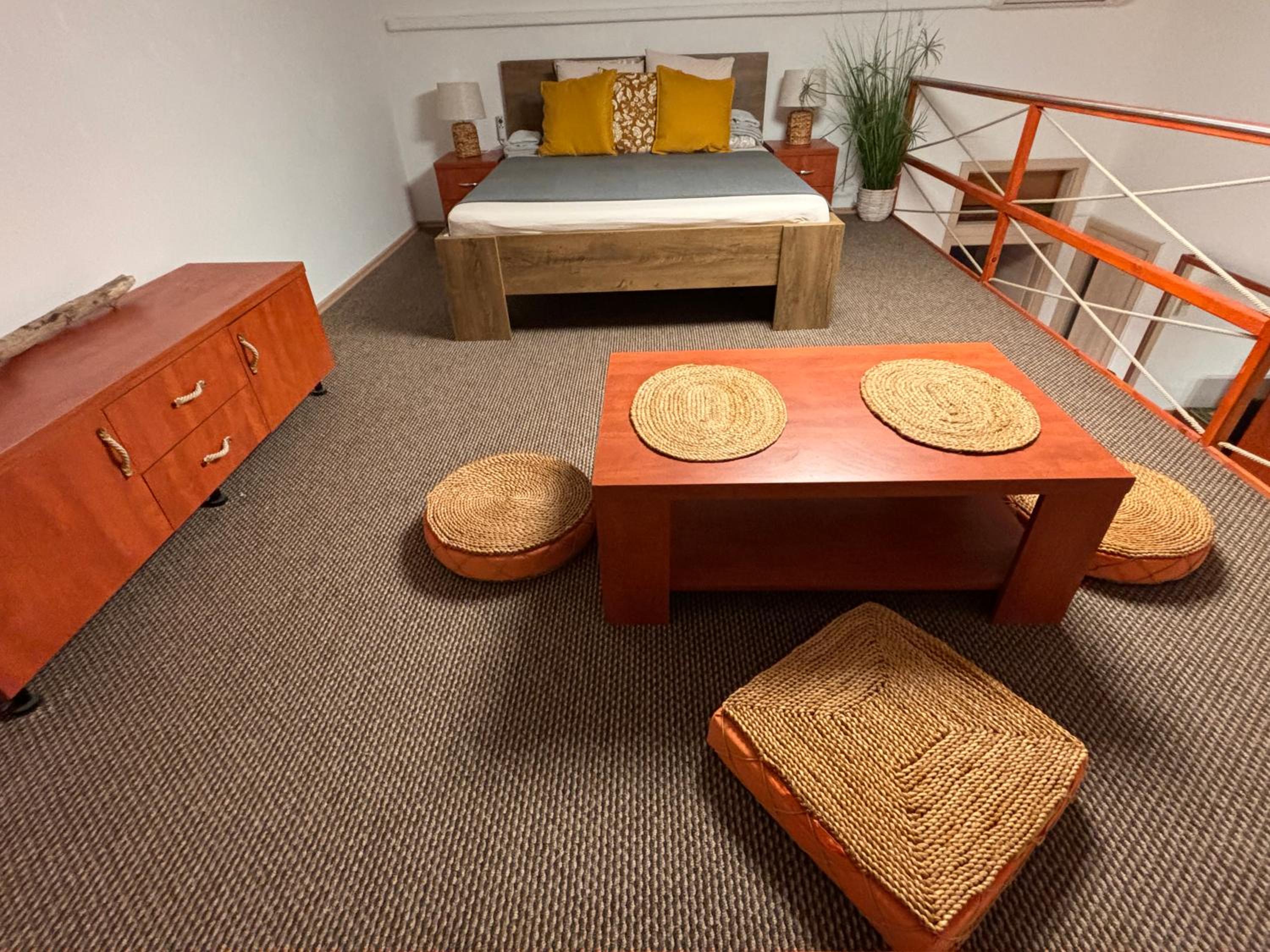 Goldcentral Apartment Danube-Private Terrace-Convenient Location