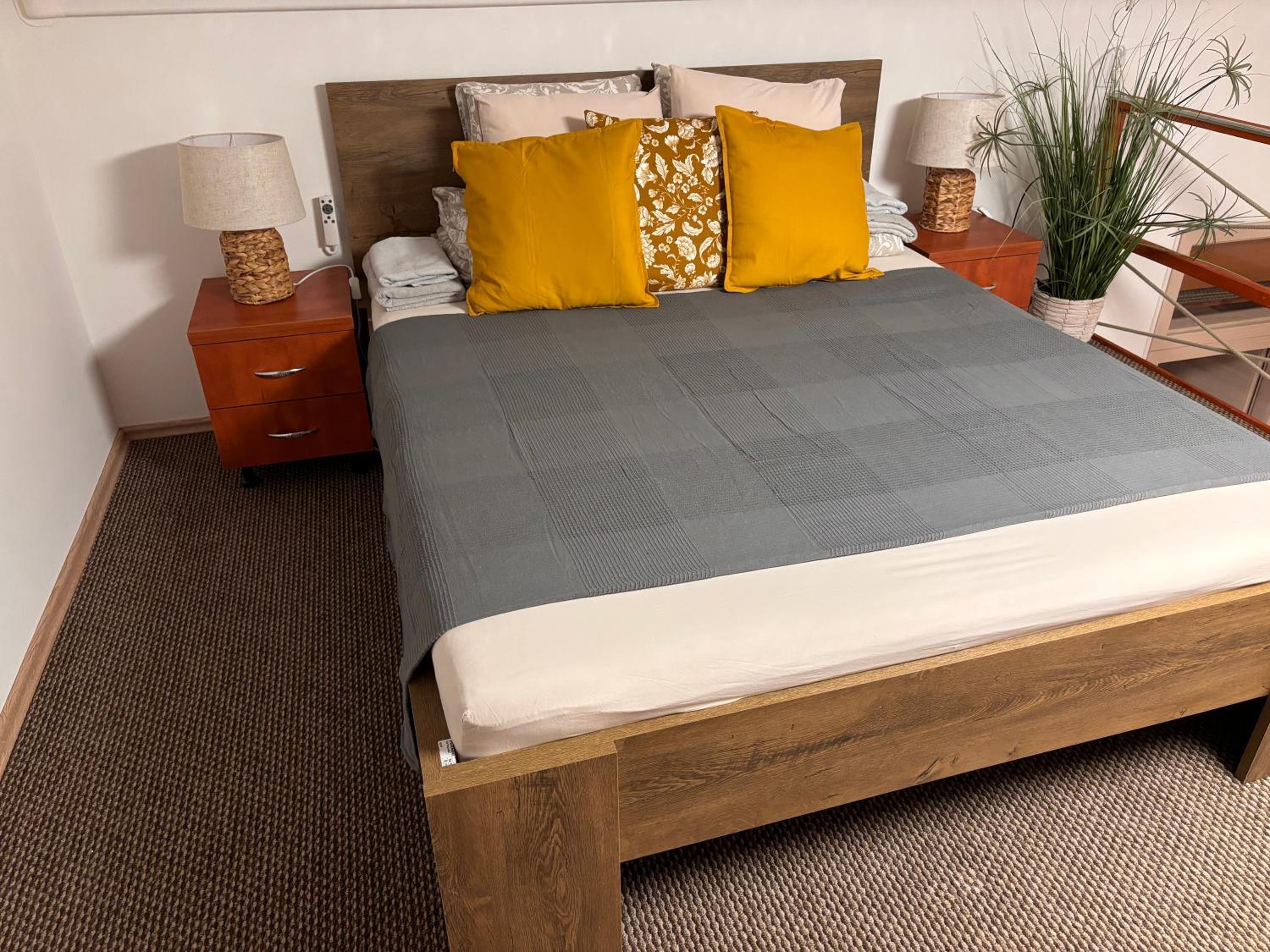 Goldcentral Apartment Danube-Private Terrace-Convenient Location