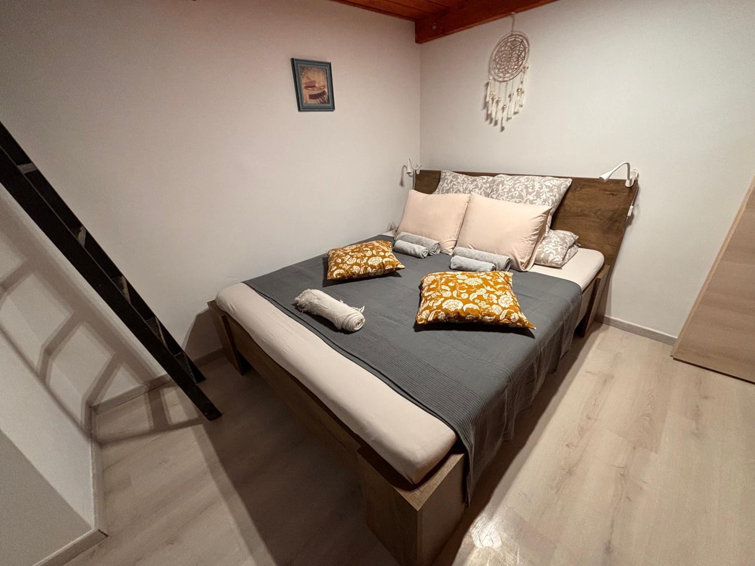 Goldcentral Apartment Danube-Private Terrace-Convenient Location