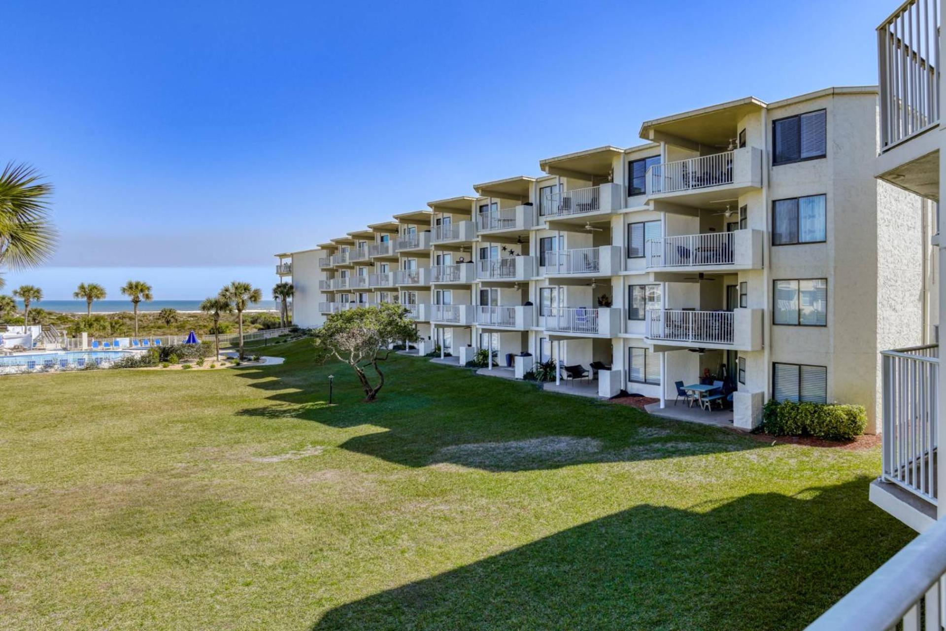 Colony Reef 3203 view 4