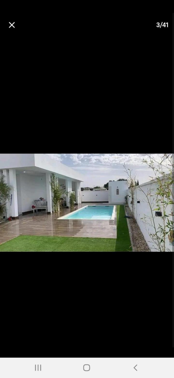 beautiful villa with pool chiclana