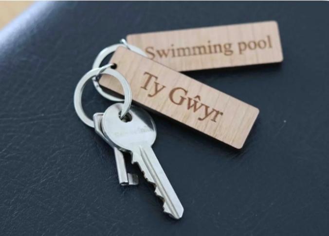 44 Gower holiday village Ty Gŵyr Cosy 2 bedroom Chalet with a seasonal indoor pool view 2