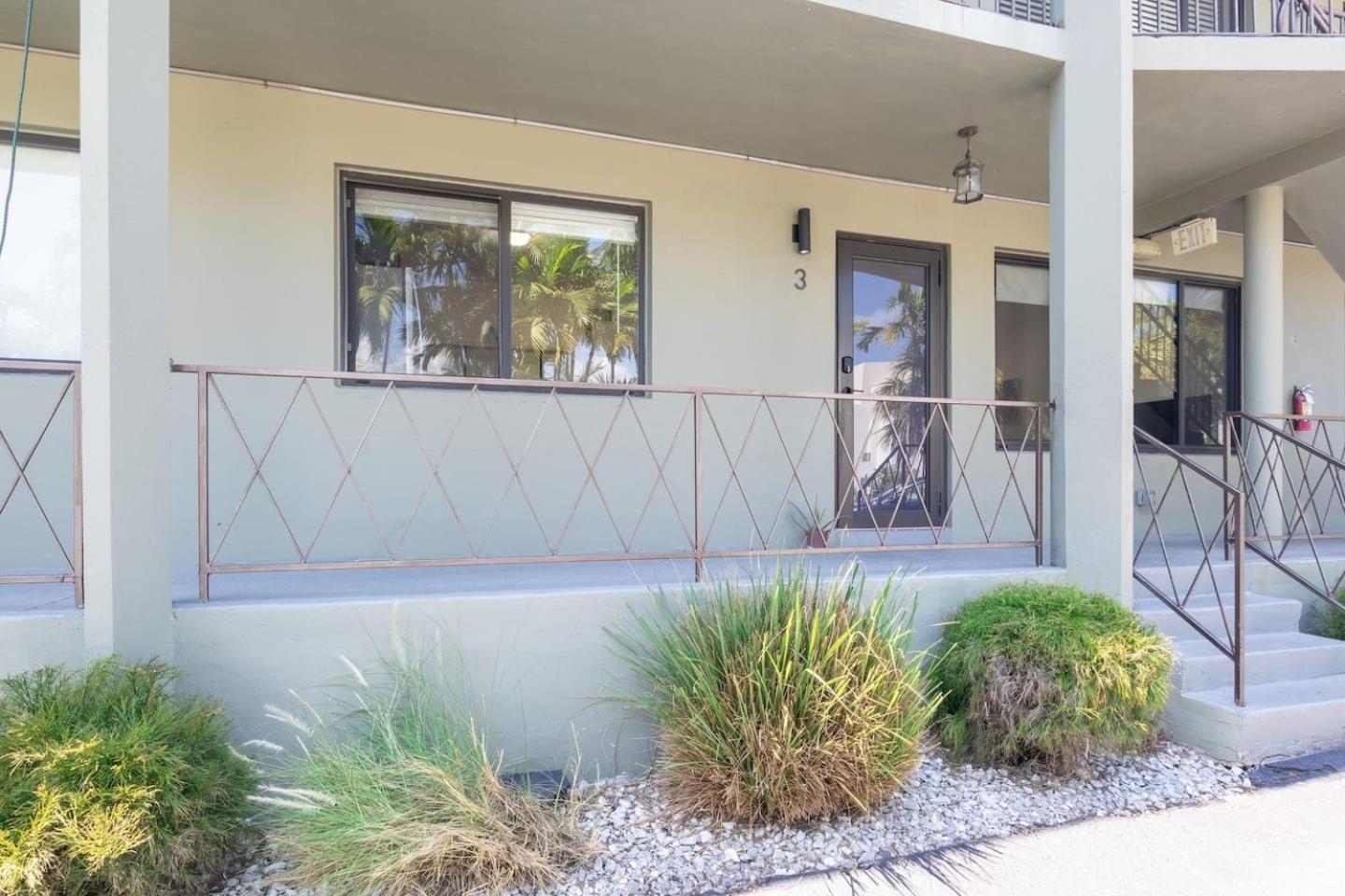 Bay Harbor Unit 3 Lovely 2 Bed 1 Bath Apartment view 2