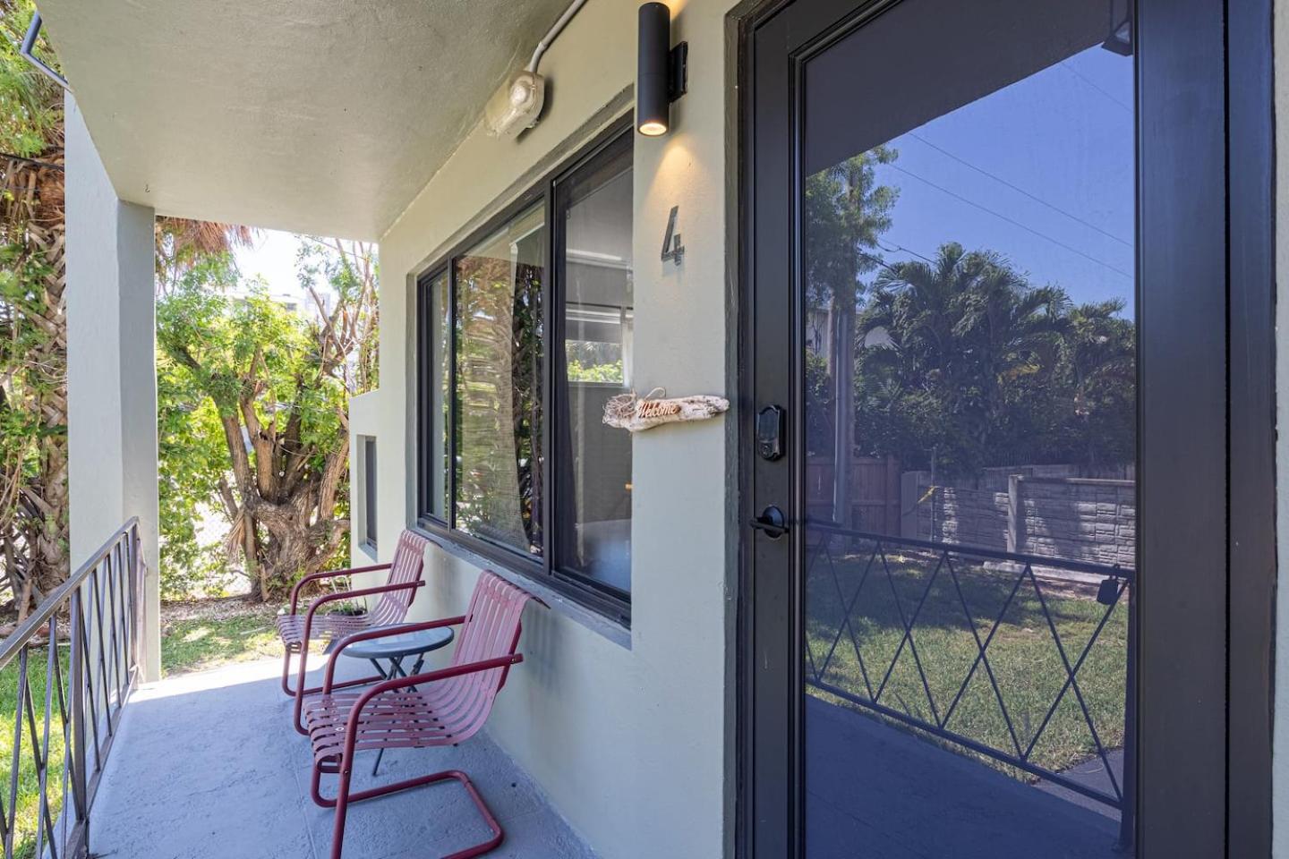 Bay Harbor Unit 4 Perfect 2 Bed 1 Bathprime Lo view 2
