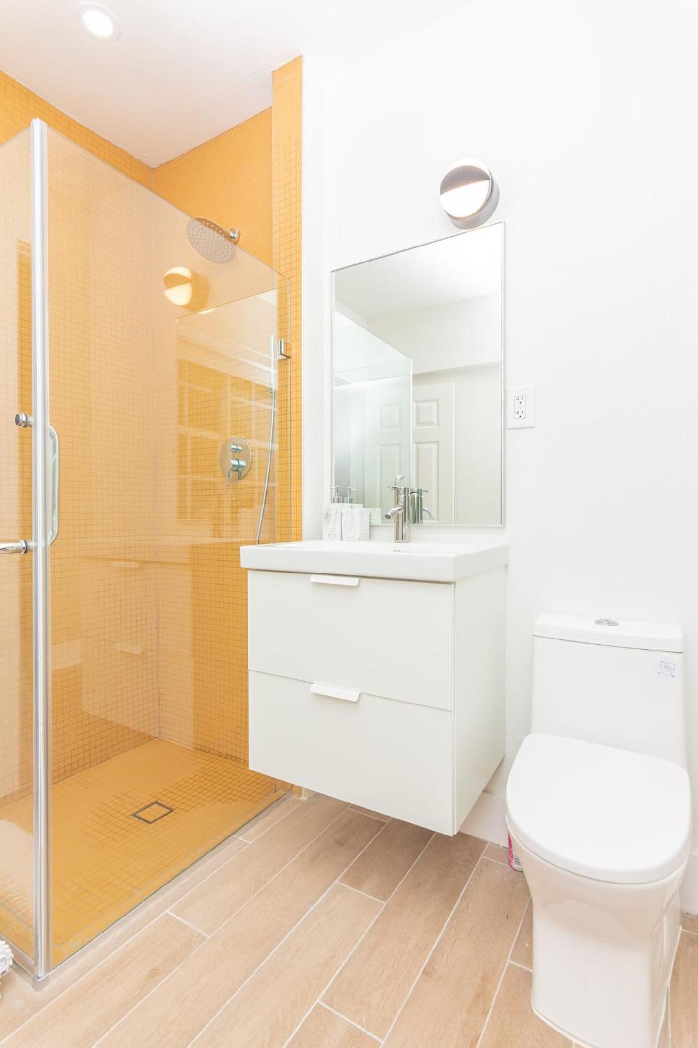 Large Stylish Studio Apartment In El Portal #3