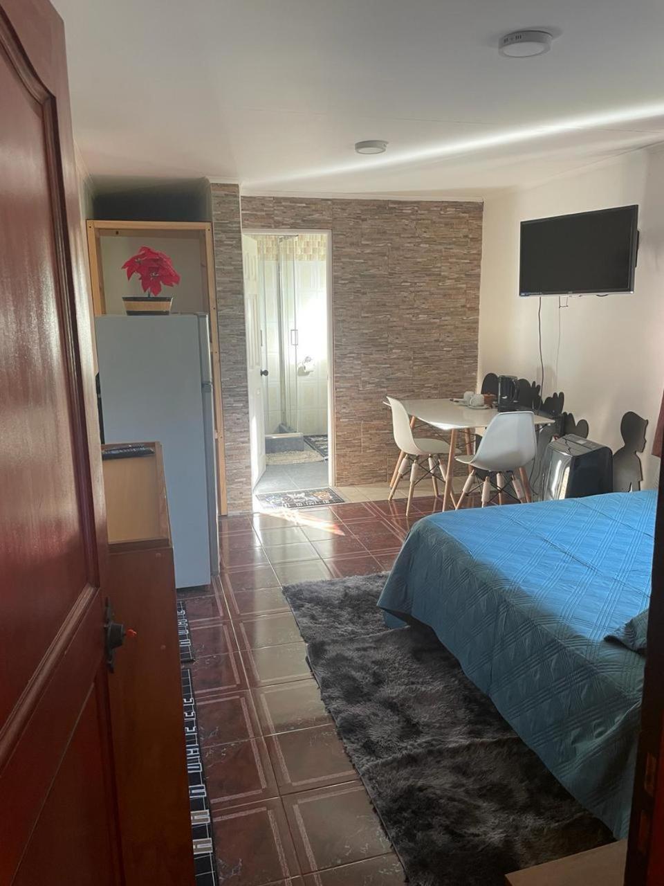 Westside - Habitación con baño privado